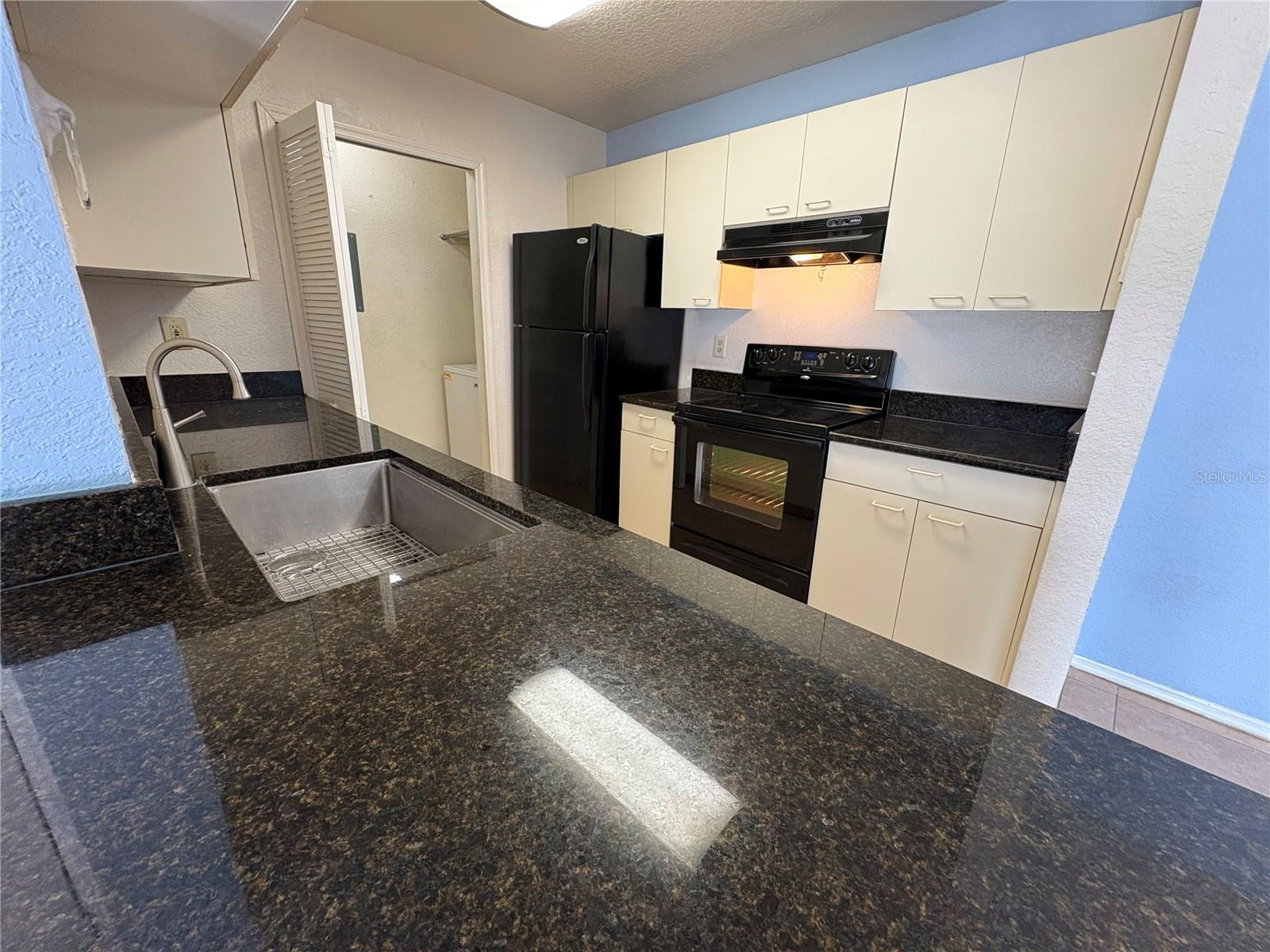 Image 4 of 17 For 2550 Alafaya Trail 6207