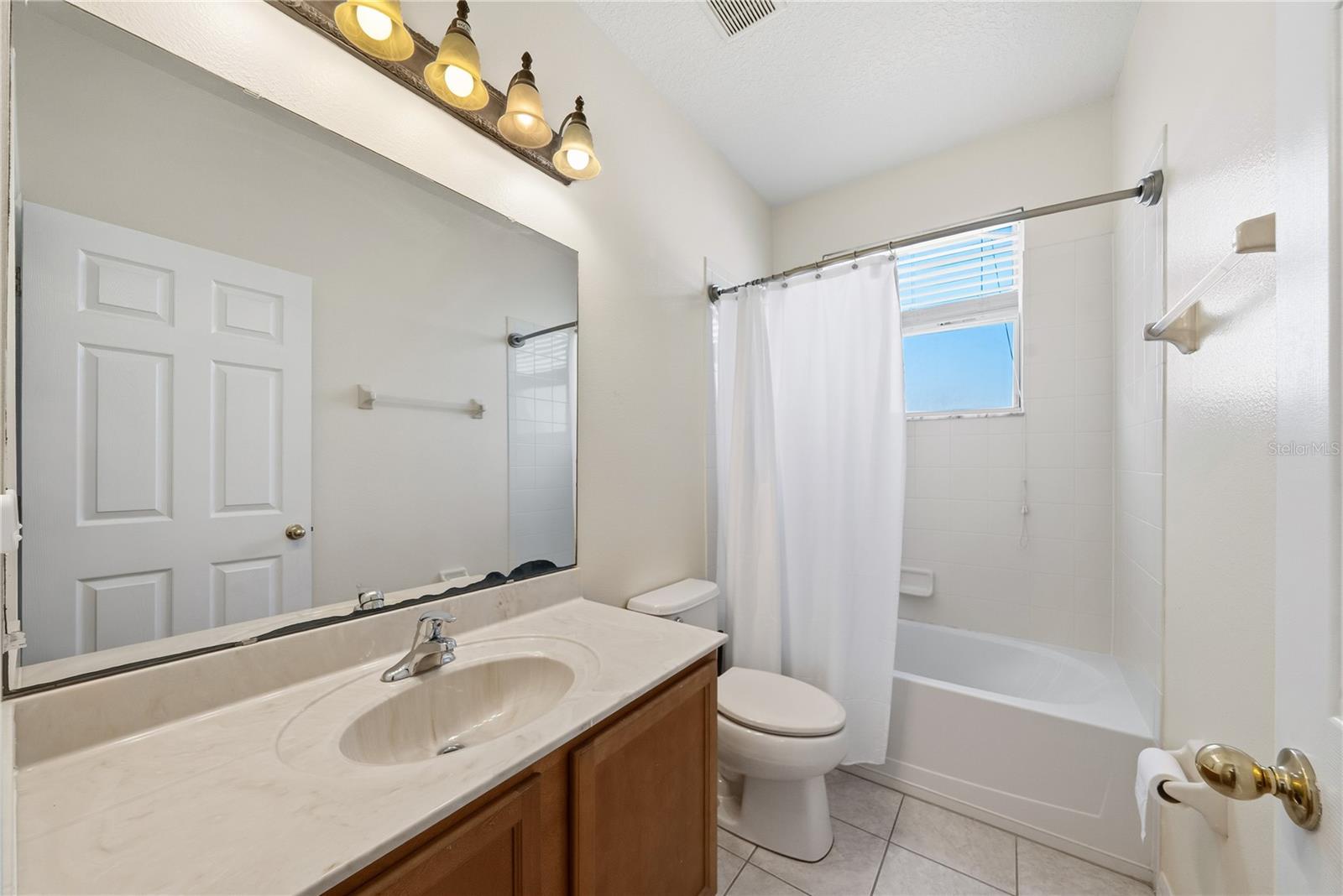 Image 19 of 29 For 3827 Golden Knot Drive