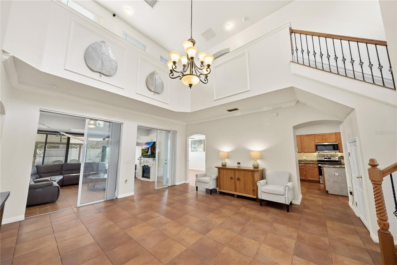 Image 2 of 29 For 3827 Golden Knot Drive