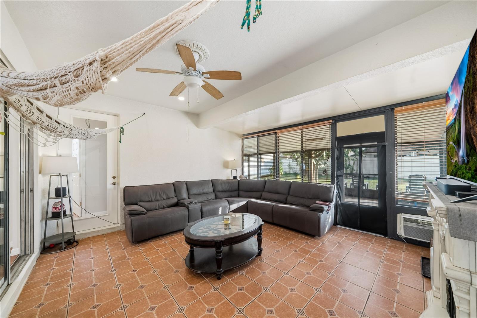 Image 22 of 29 For 3827 Golden Knot Drive