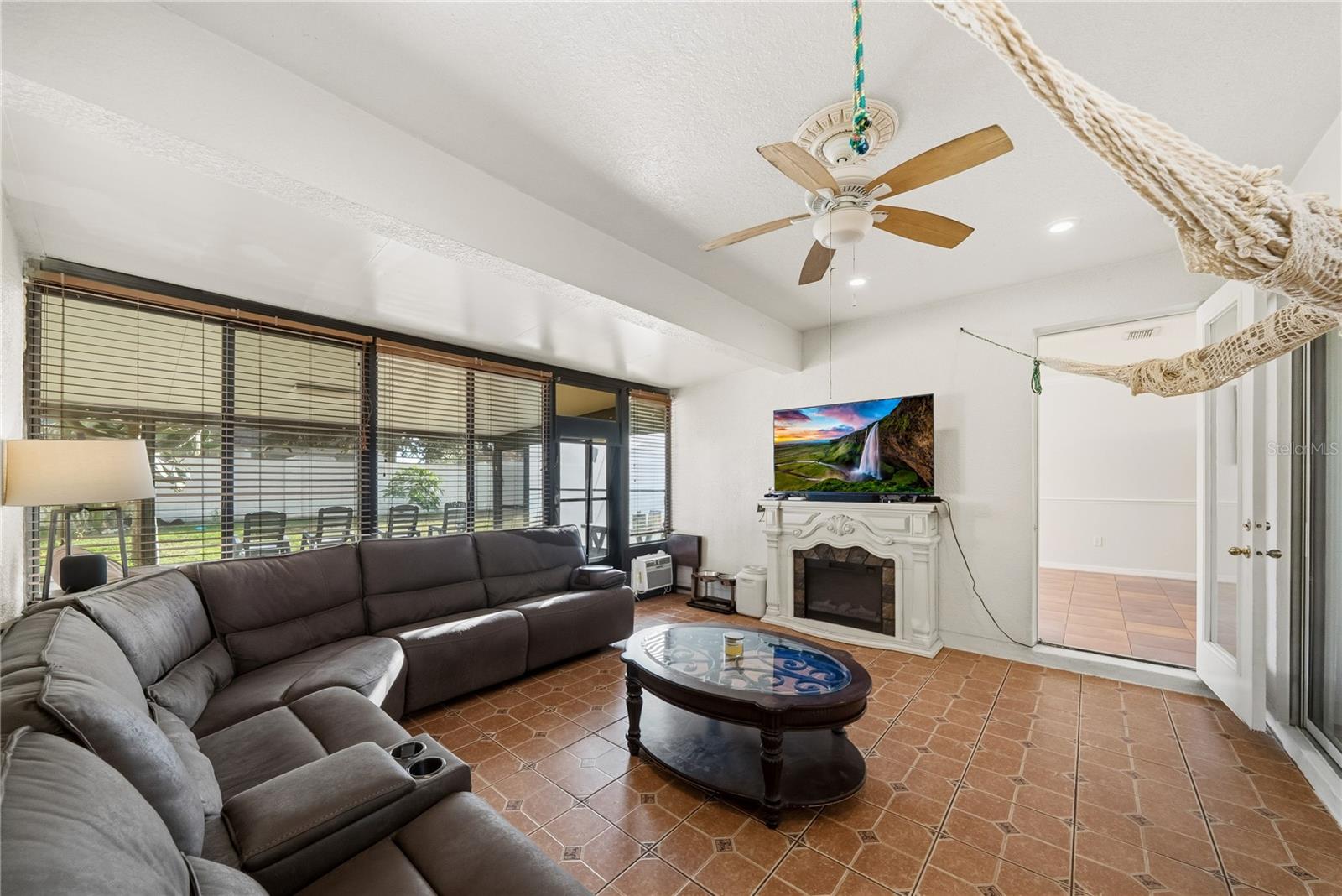 Image 5 of 29 For 3827 Golden Knot Drive