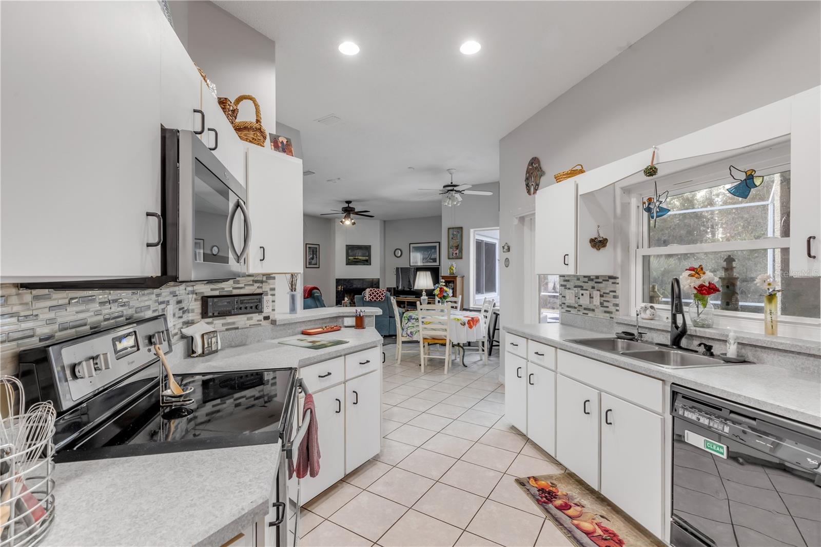 Image 10 of 35 For 4 Woodside Place