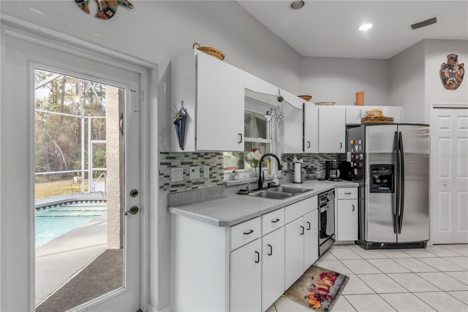 Image 11 of 35 For 4 Woodside Place