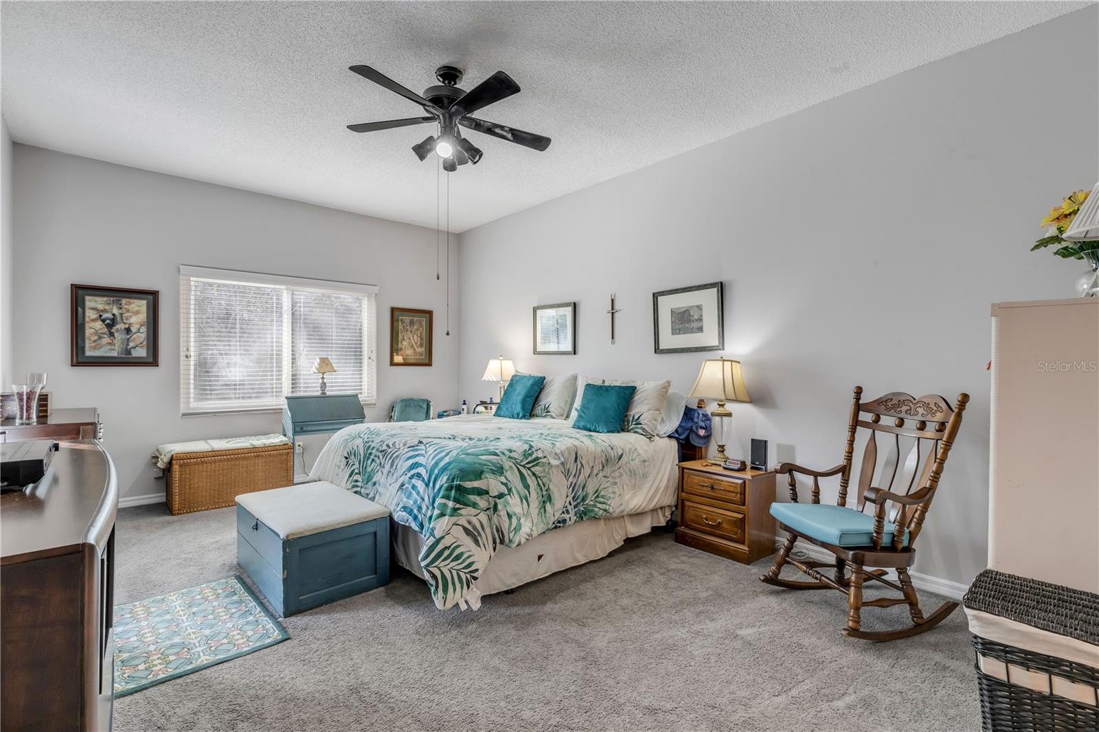 Image 17 of 35 For 4 Woodside Place