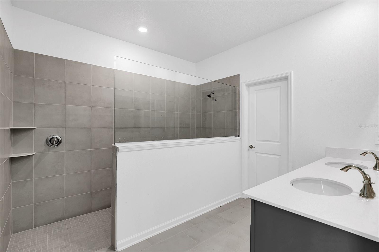 Image 15 of 29 For 6306 Lakepine Street