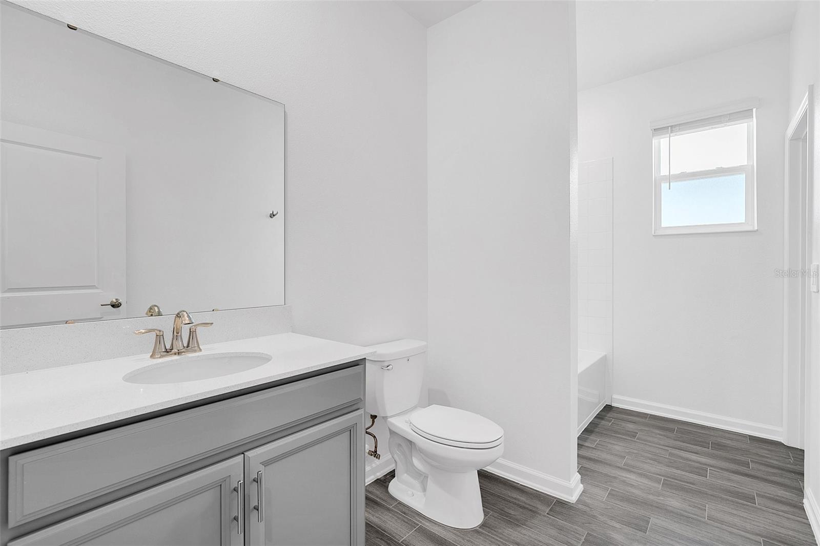 Image 19 of 29 For 6306 Lakepine Street