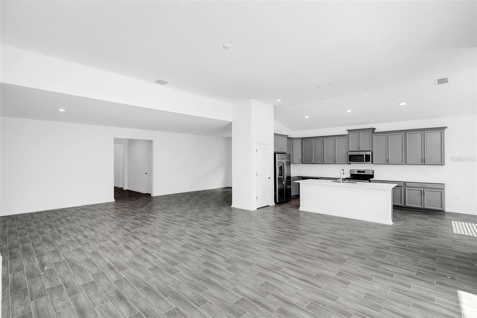 Image 7 of 29 For 6306 Lakepine Street