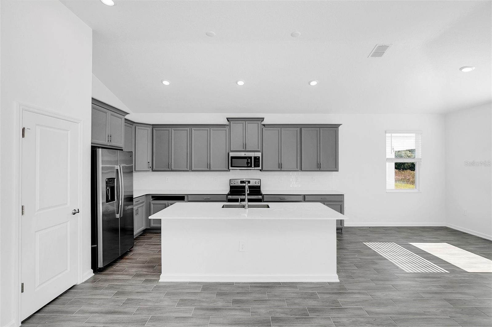 Image 9 of 29 For 6306 Lakepine Street