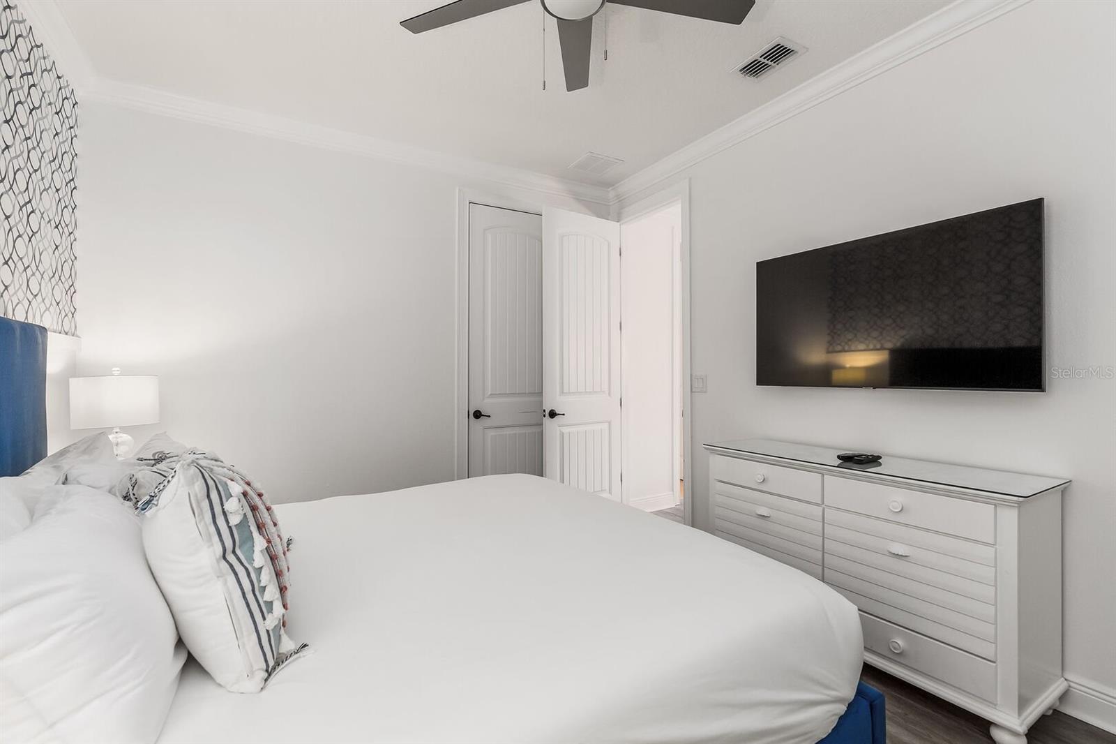 Image 23 of 81 For 1041 Castle Pines Court