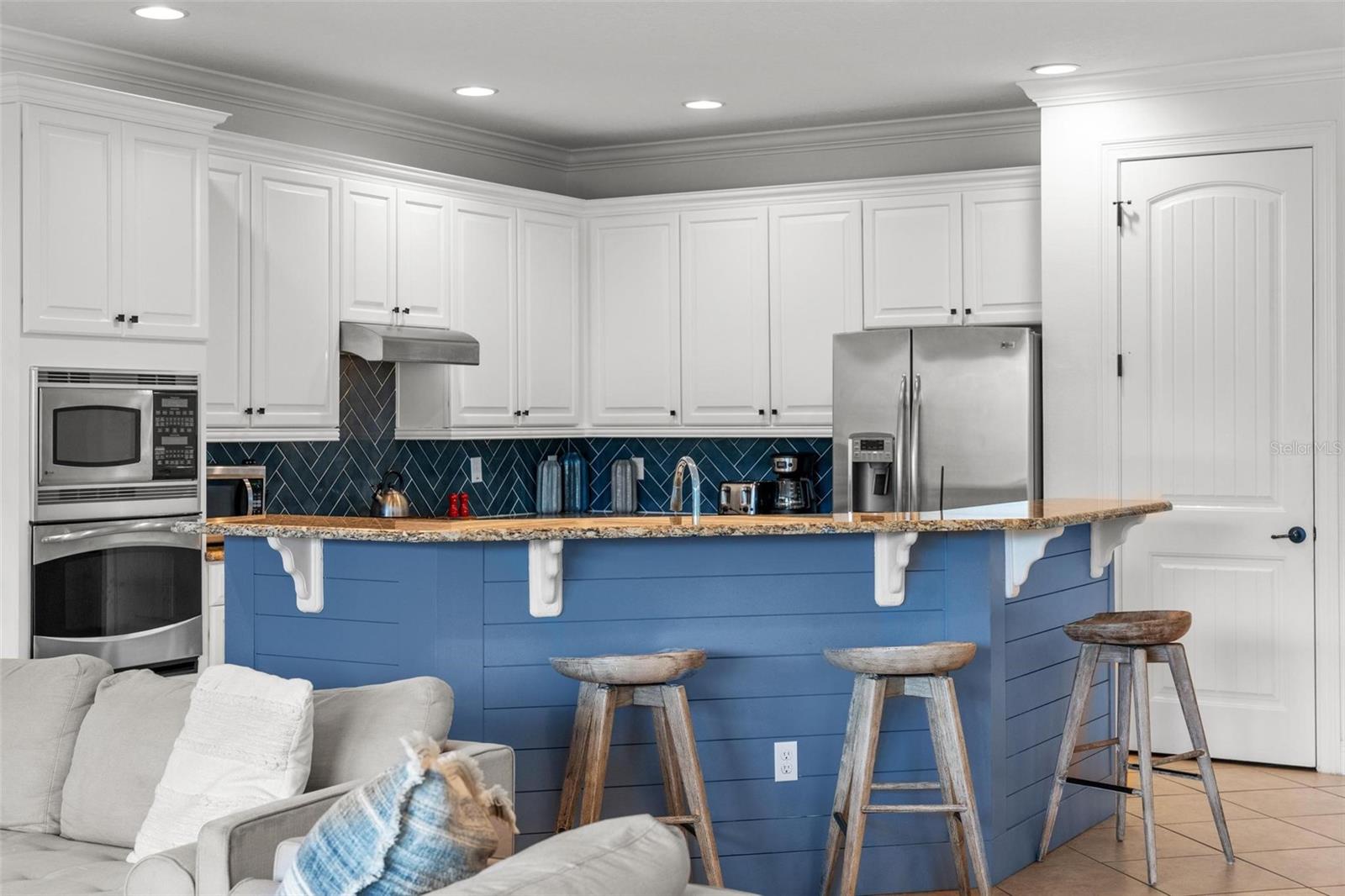 Image 29 of 81 For 1041 Castle Pines Court