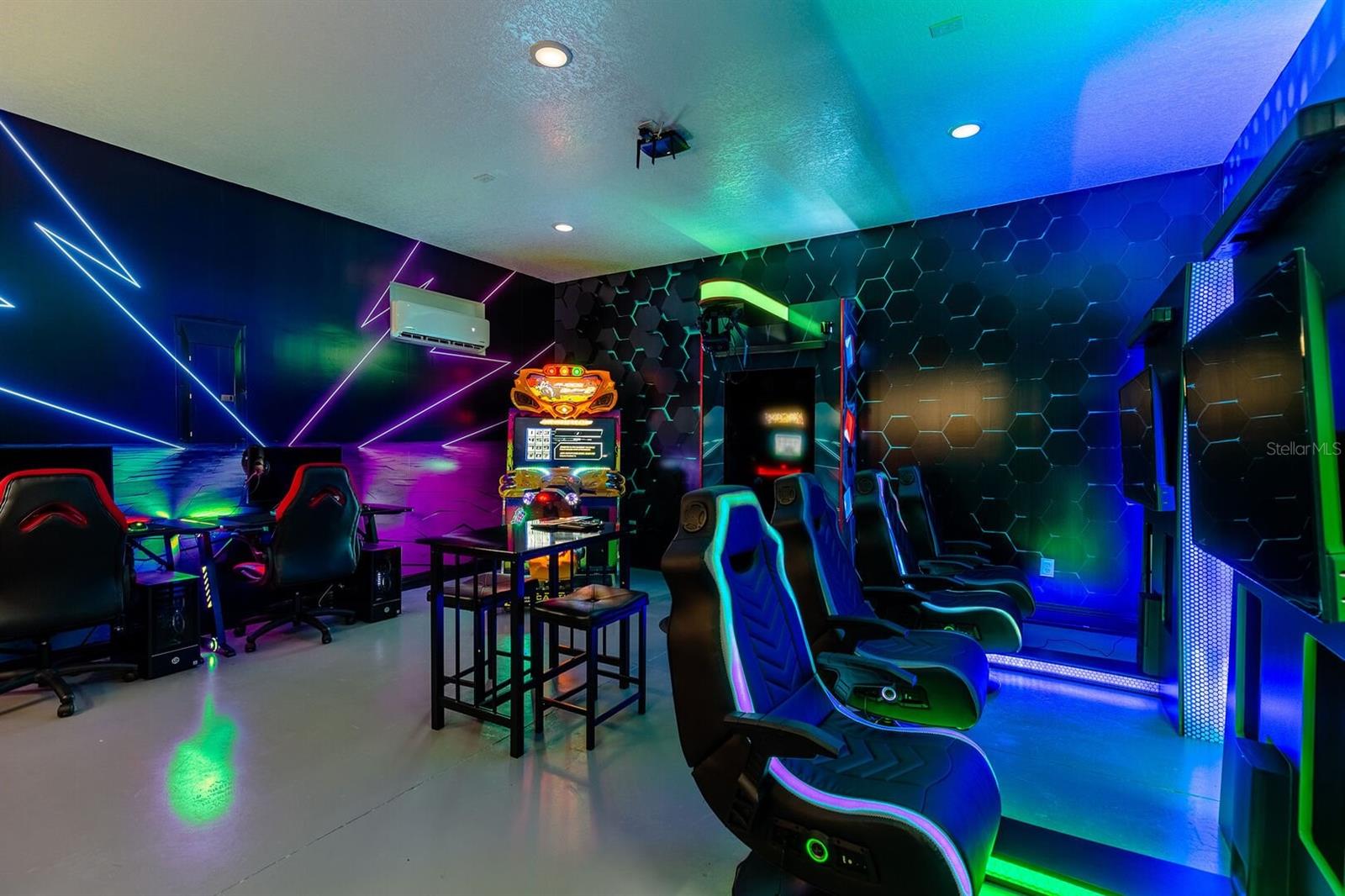 Image 9 of 81 For 1041 Castle Pines Court