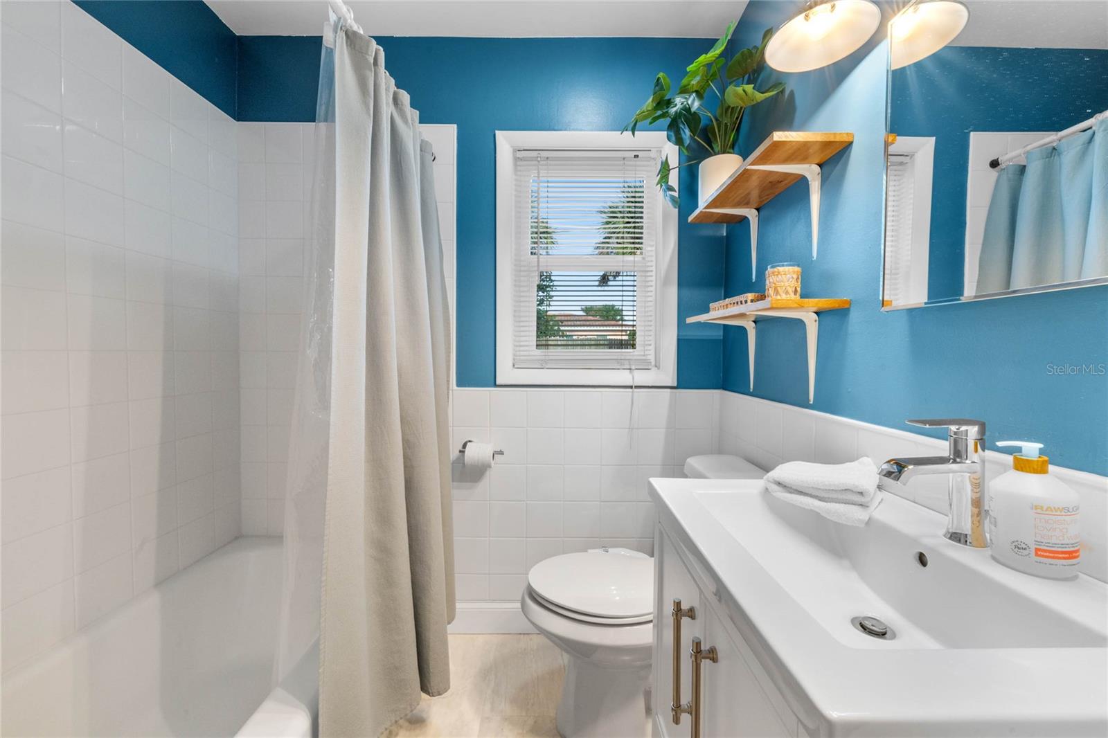 Image 24 of 46 For 1409 Southard Avenue