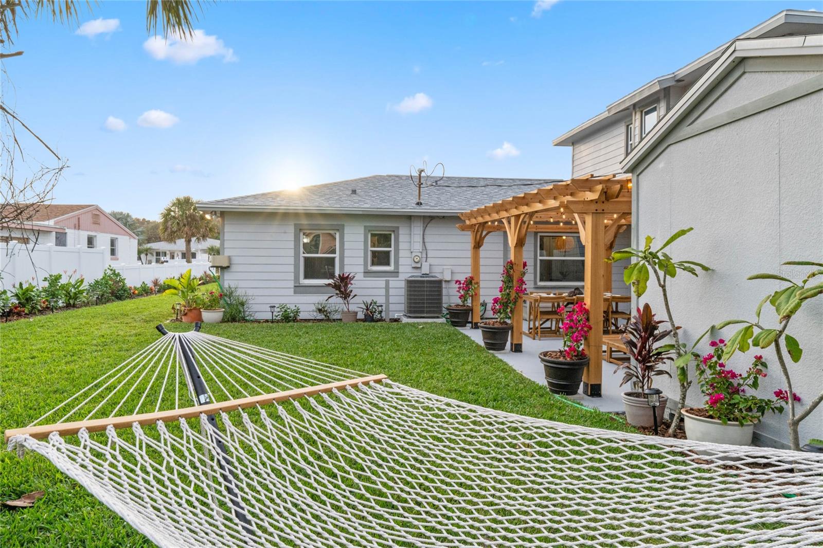 Image 32 of 46 For 1409 Southard Avenue