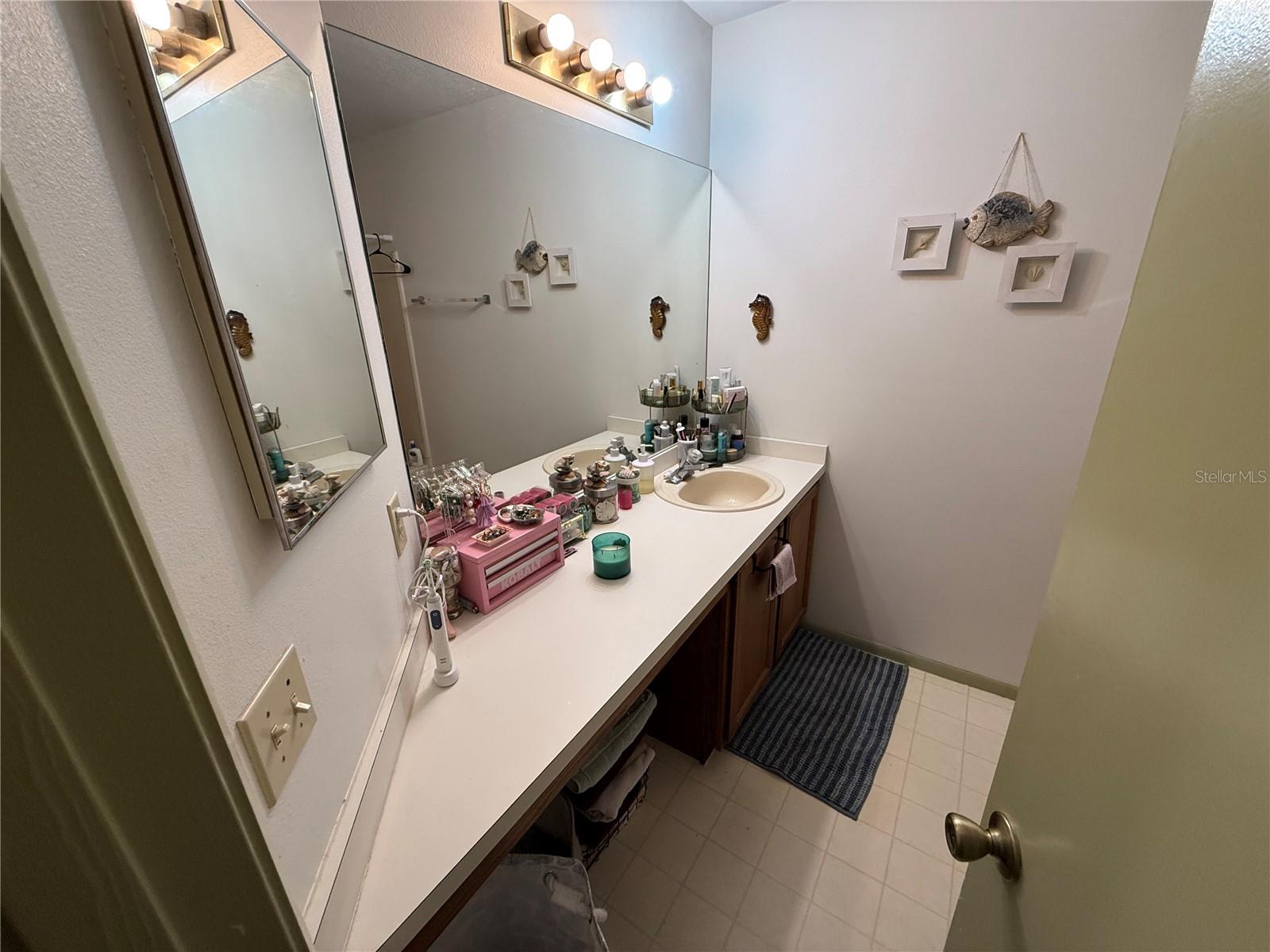 Image 13 of 36 For 108 Reserve Cir 212