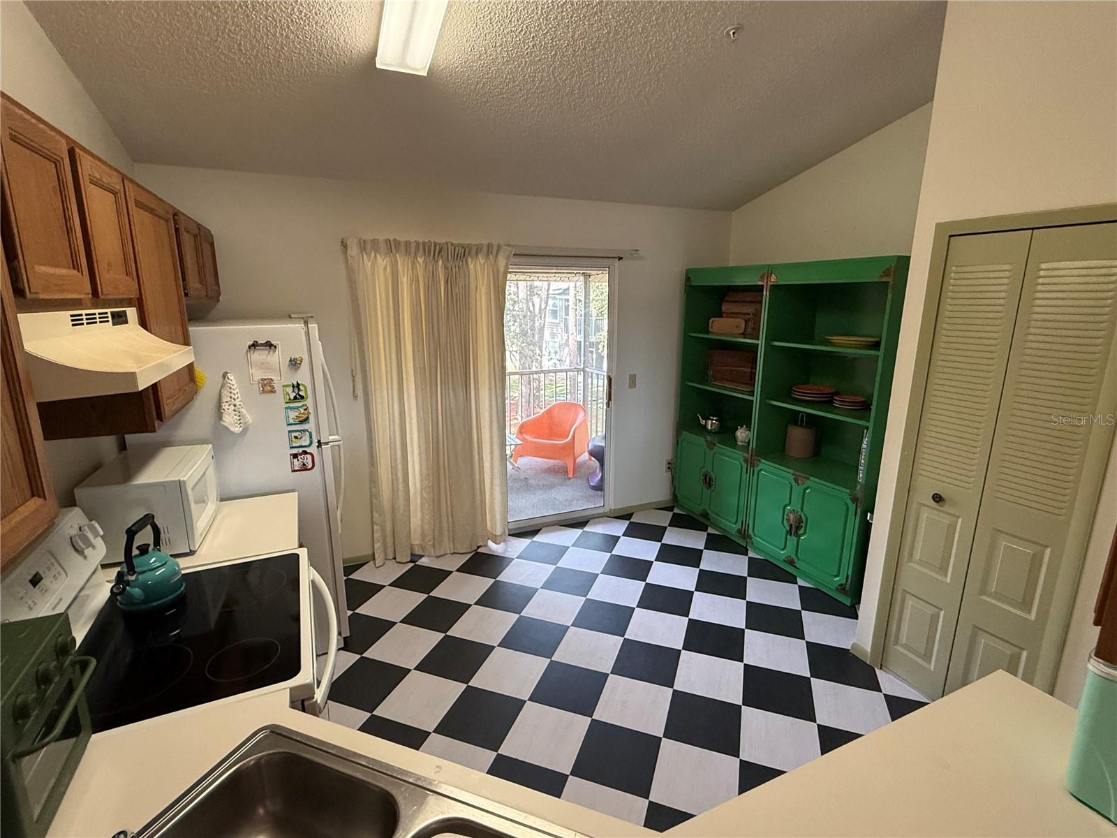 Image 23 of 36 For 108 Reserve Cir 212