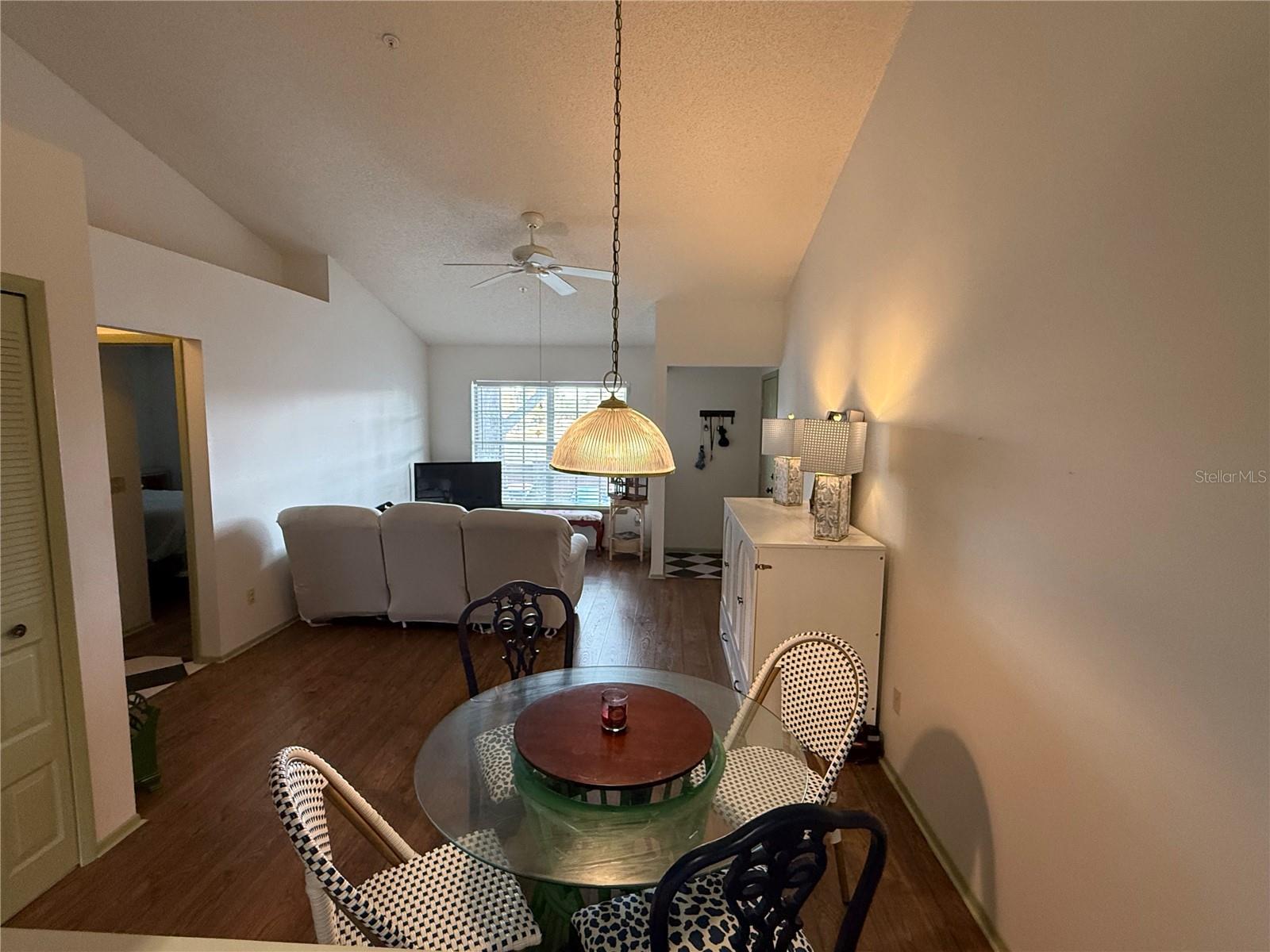 Image 26 of 36 For 108 Reserve Cir 212