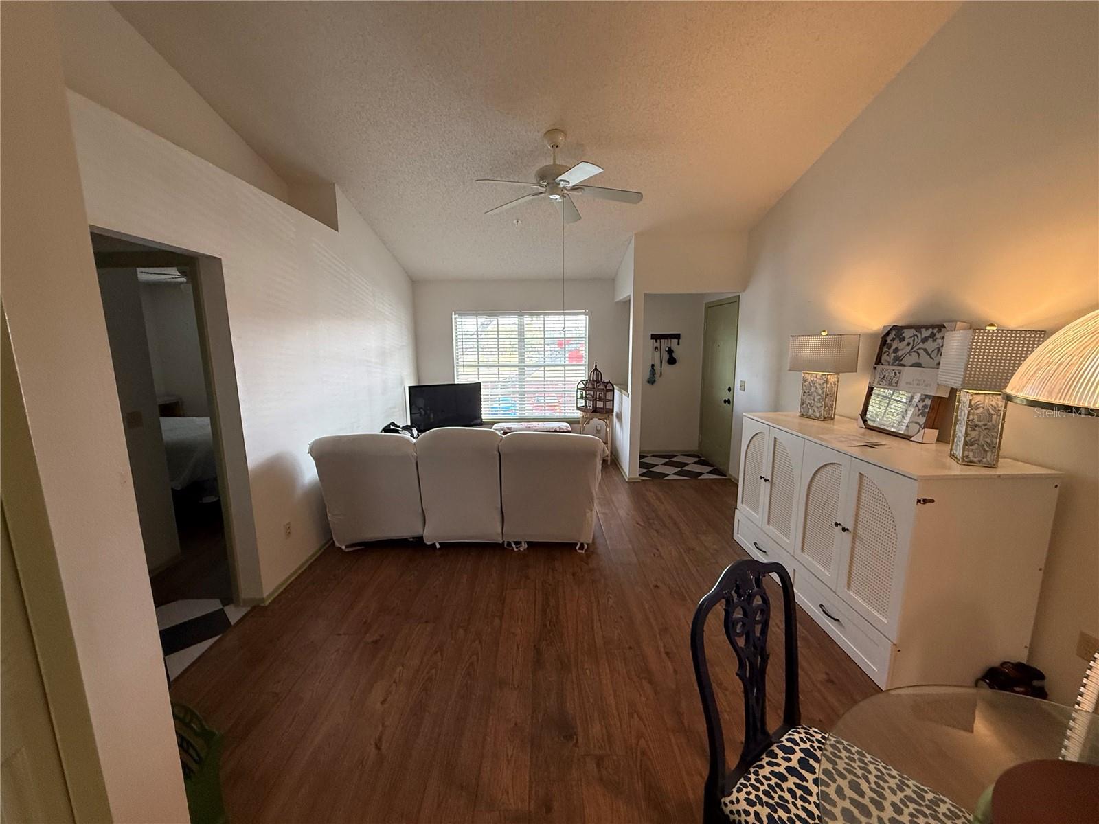 Image 3 of 36 For 108 Reserve Cir 212