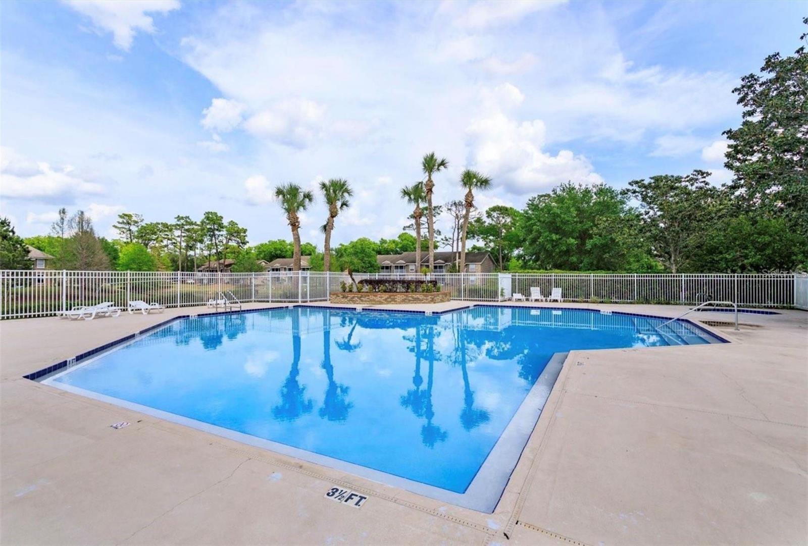 Image 36 of 36 For 108 Reserve Cir 212