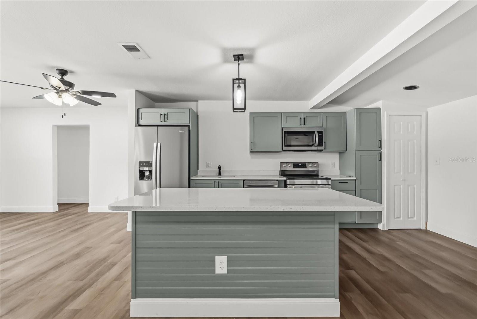 Image 10 of 35 For 10395 San Martin Boulevard Ne