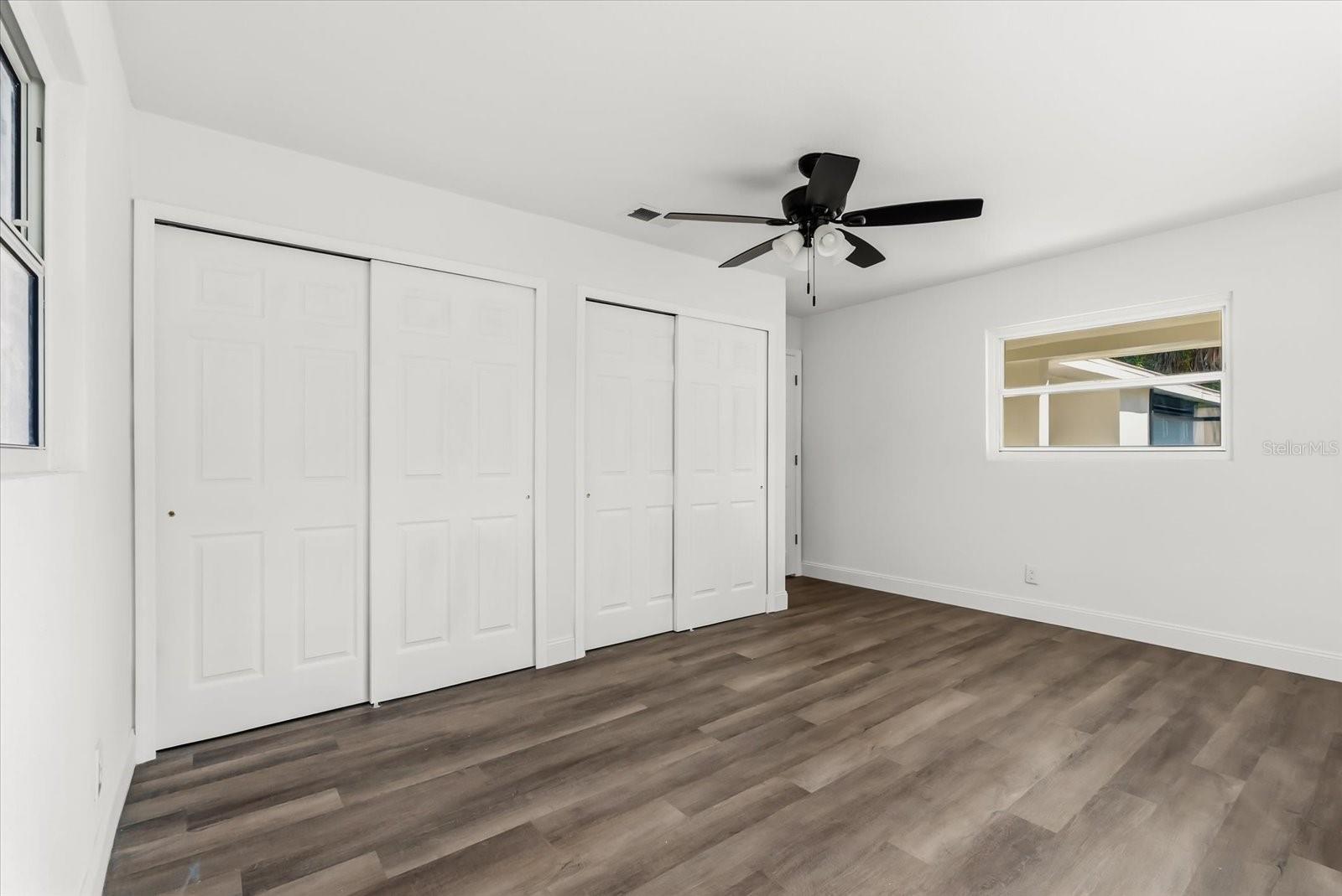 Image 15 of 35 For 10395 San Martin Boulevard Ne