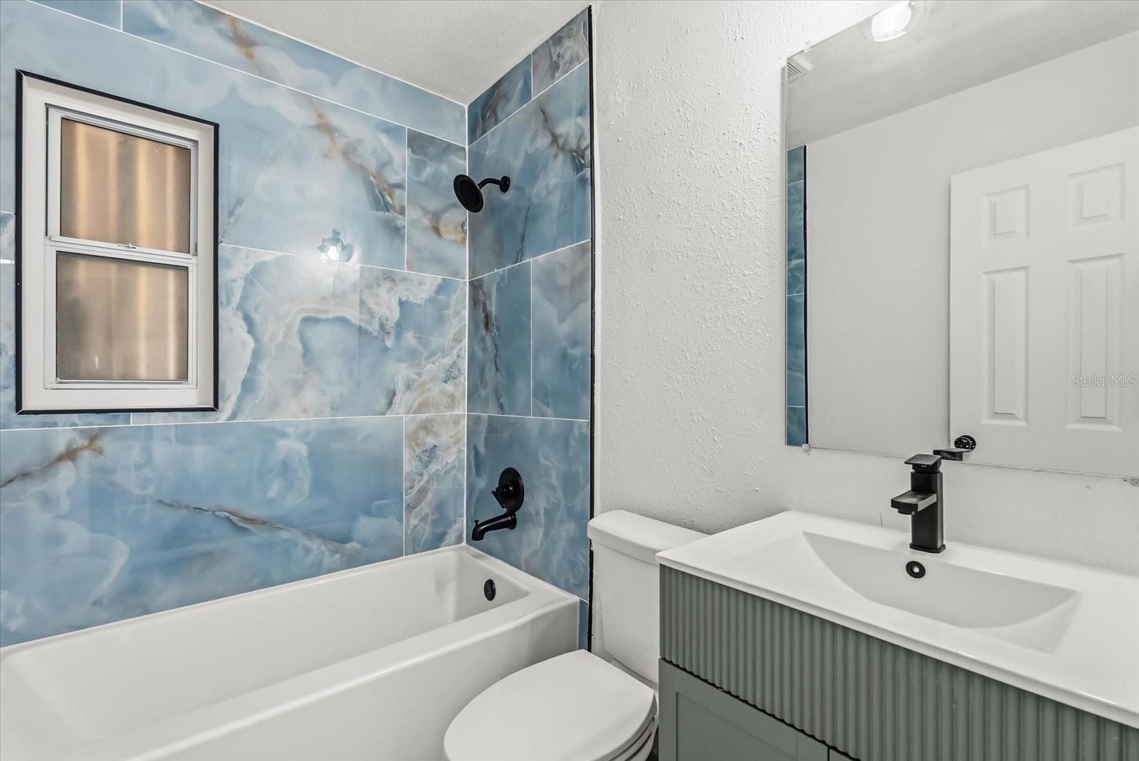 Image 20 of 35 For 10395 San Martin Boulevard Ne