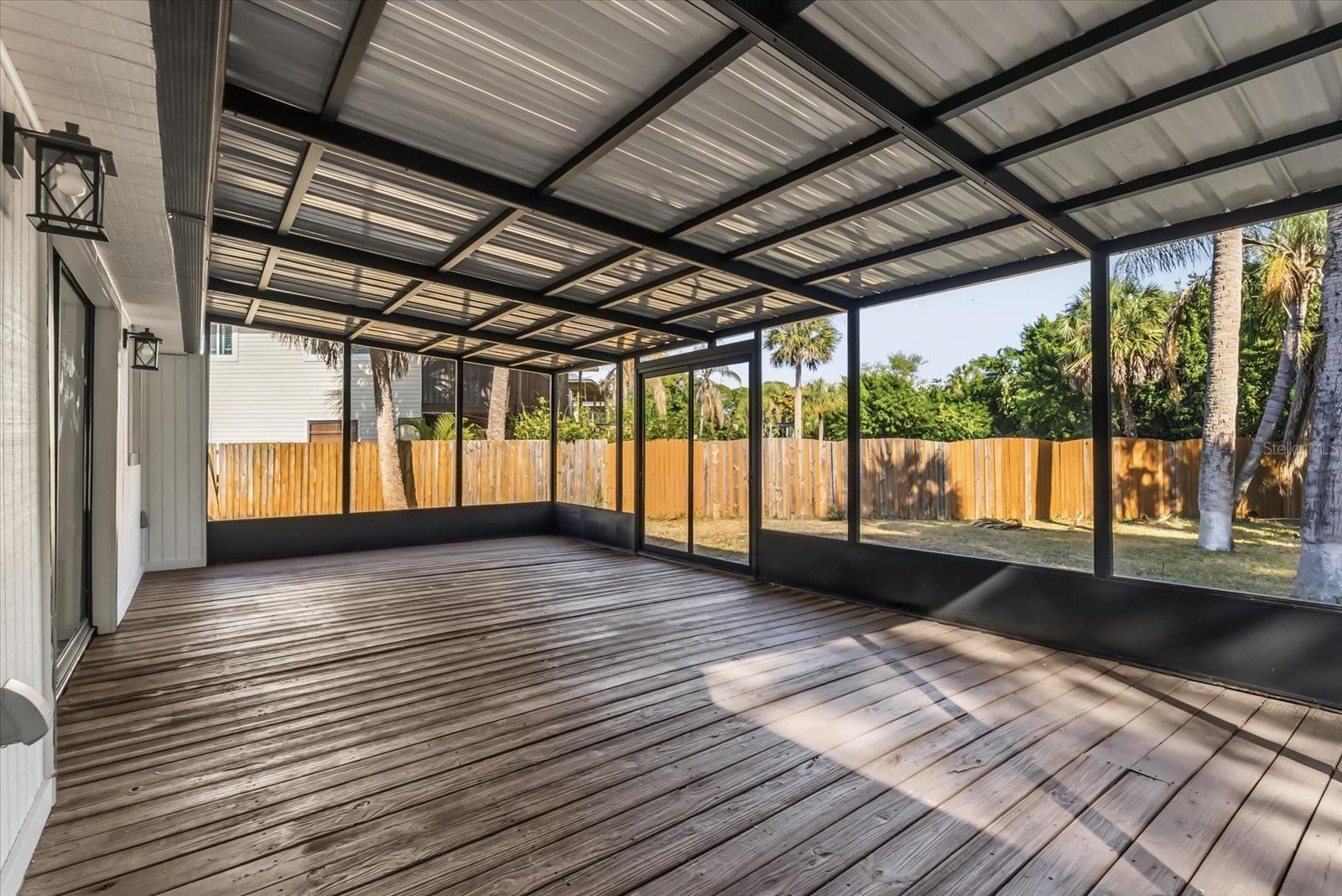 Image 27 of 35 For 10395 San Martin Boulevard Ne