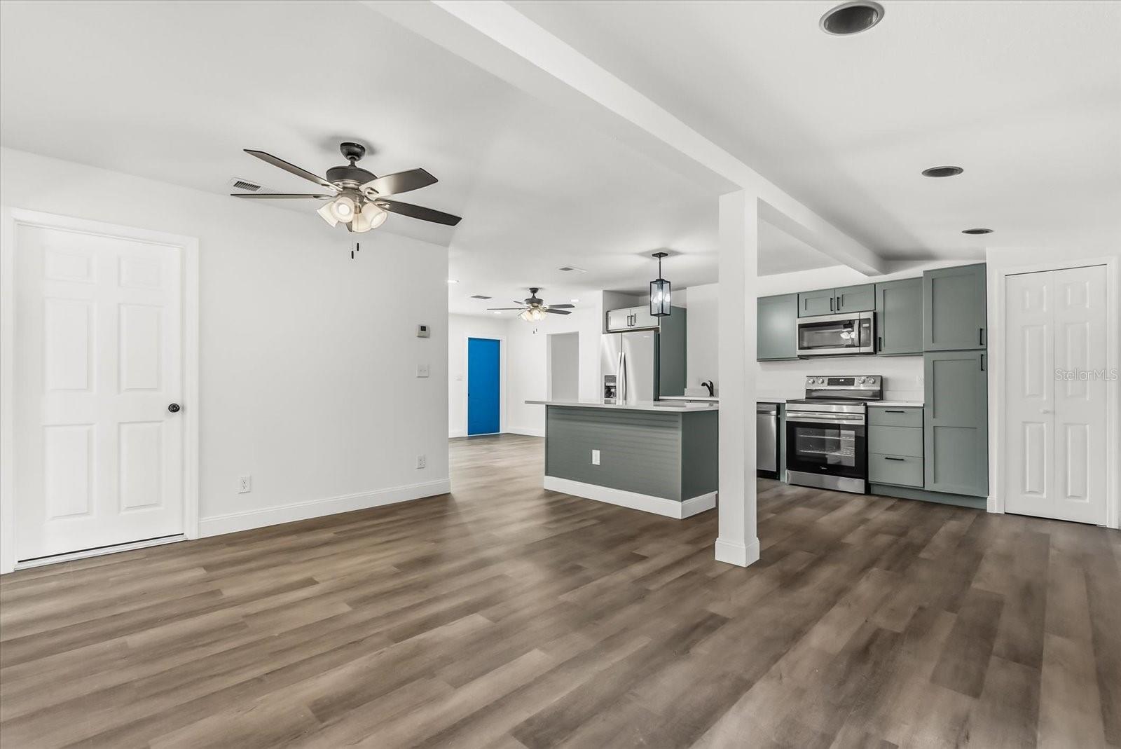 Image 8 of 35 For 10395 San Martin Boulevard Ne