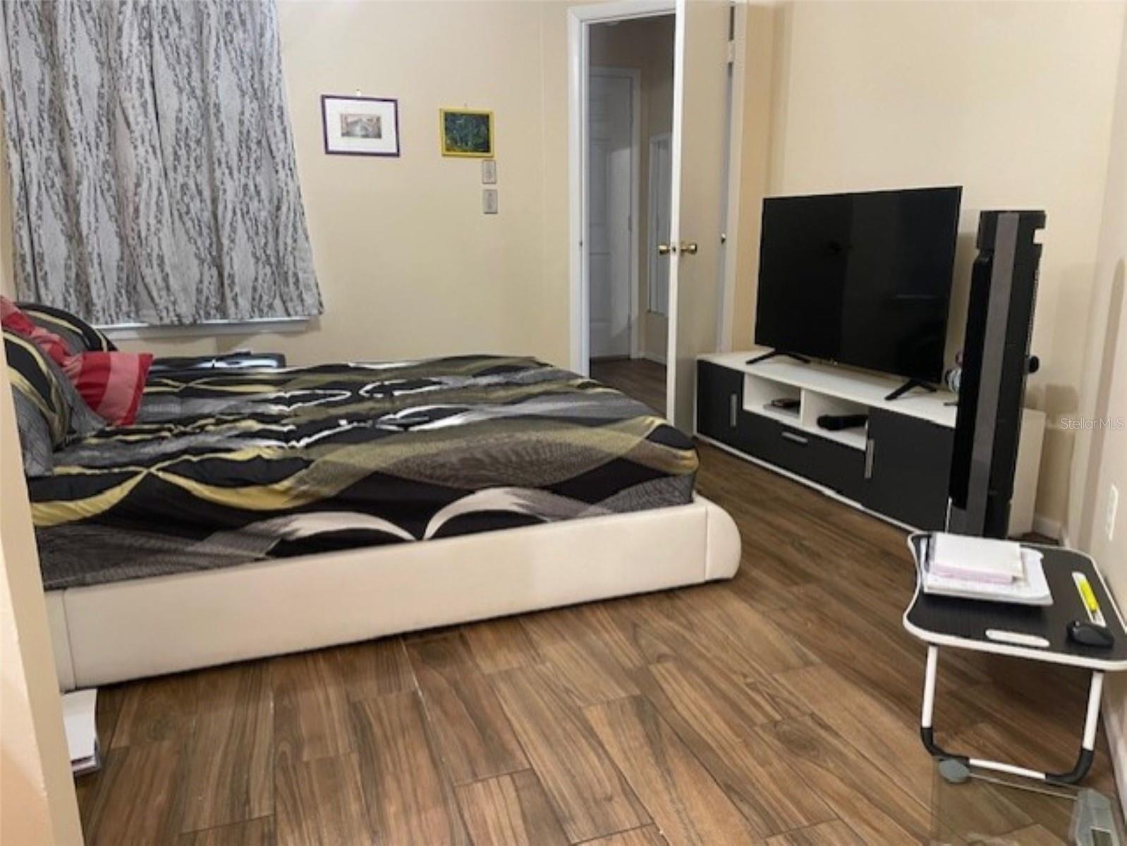 Image 7 of 27 For 2565 Grassy Point Drive 203