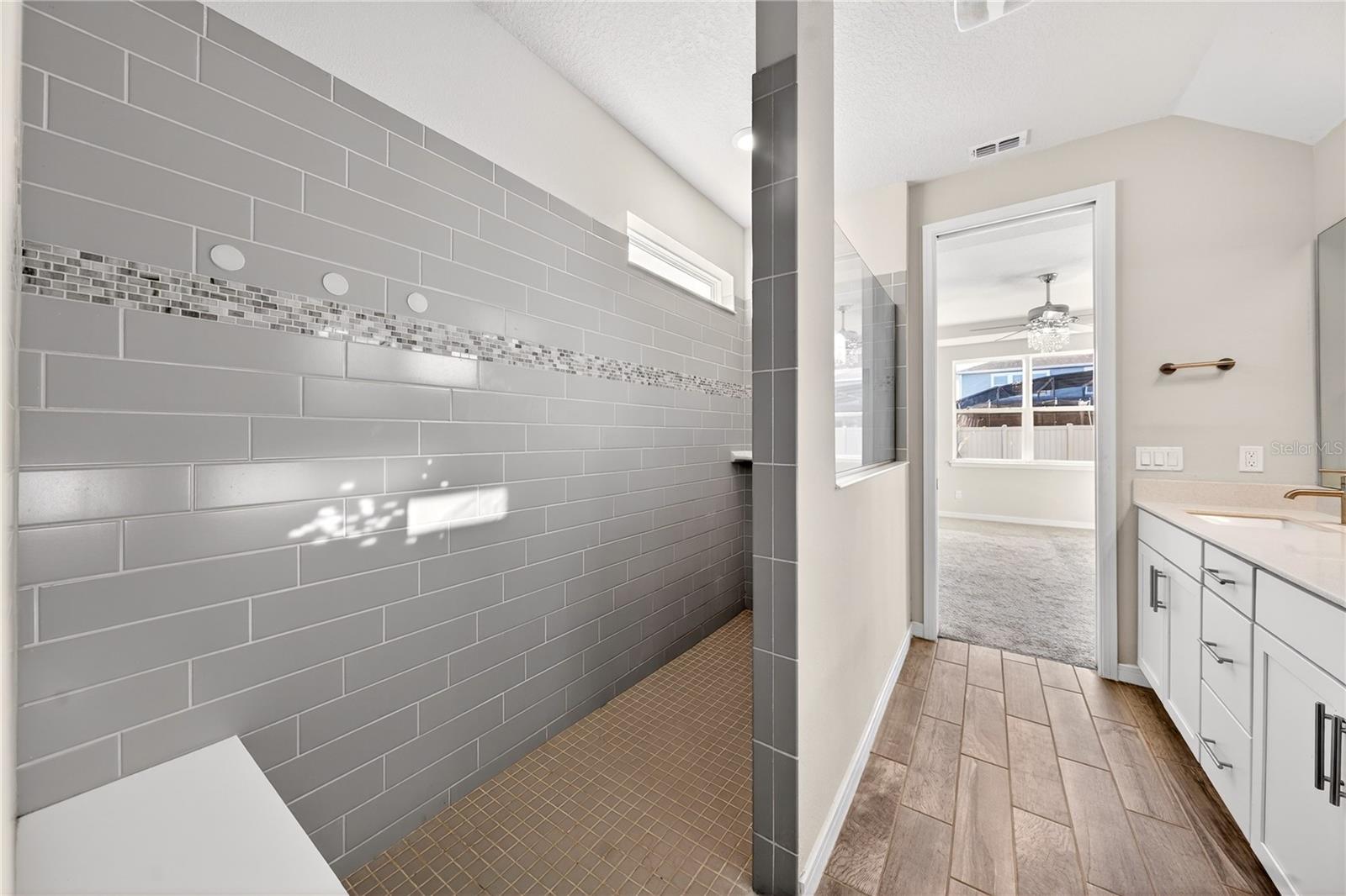 Image 40 of 63 For 5616 Arborvista Dr