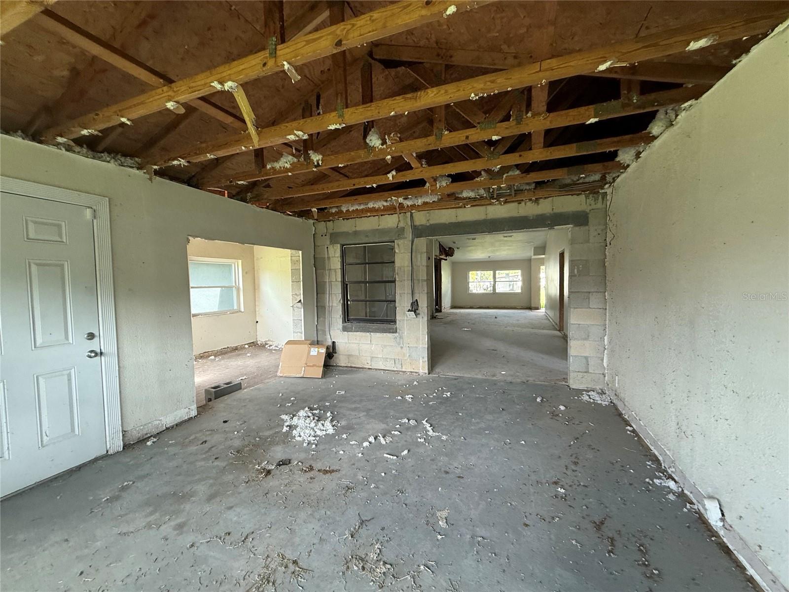 Image 15 of 18 For 1104 Timor Avenue