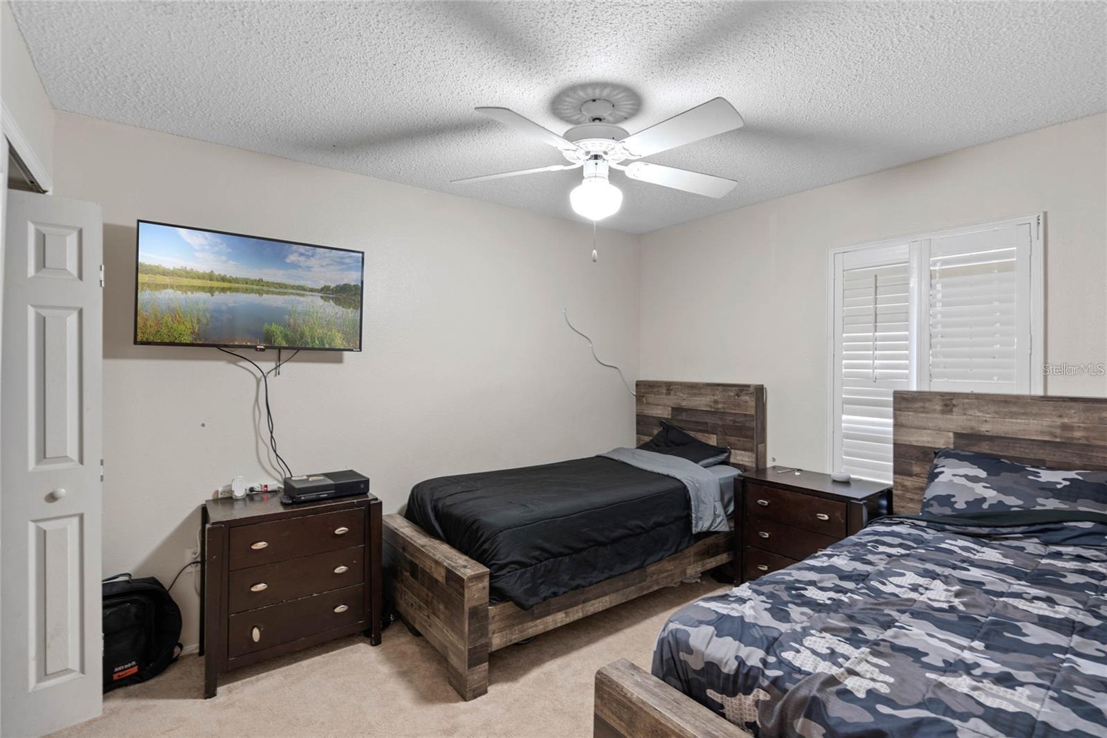 Image 14 of 22 For 541 Heather Glen Dr