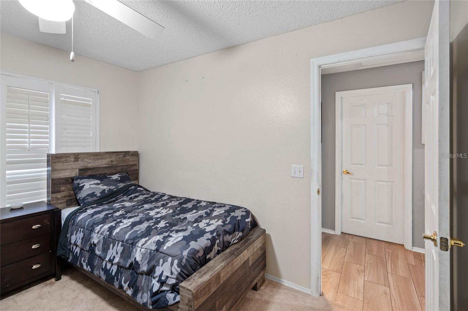 Image 16 of 22 For 541 Heather Glen Dr