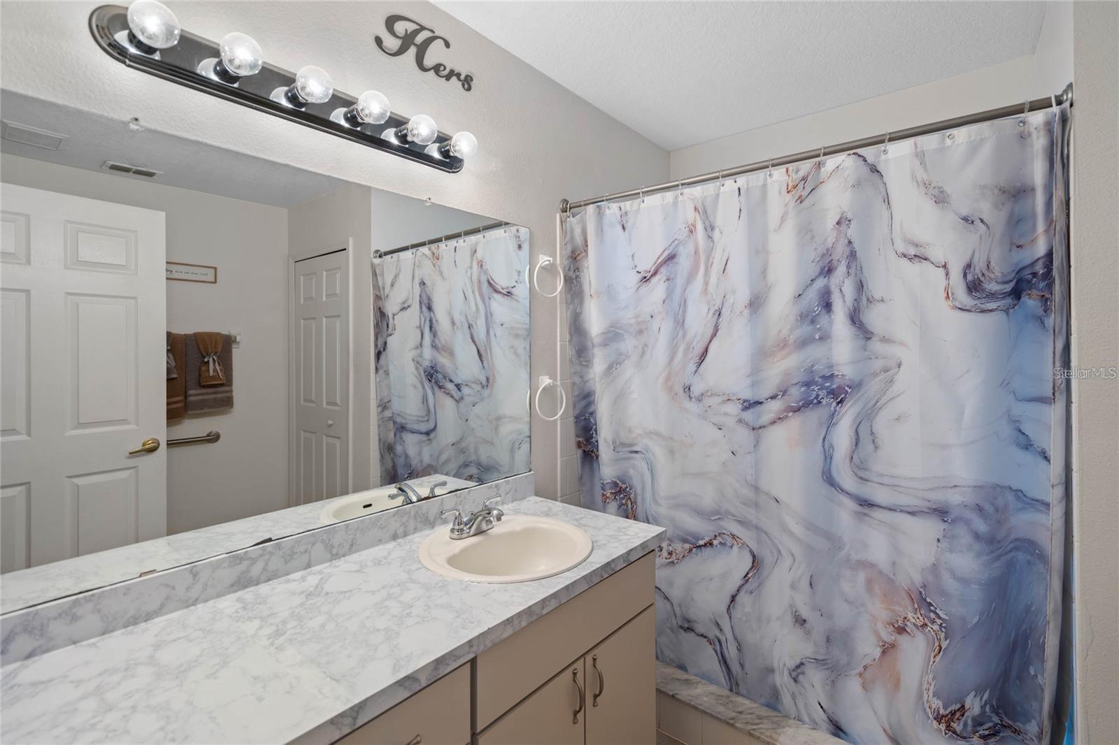 Image 19 of 22 For 541 Heather Glen Dr