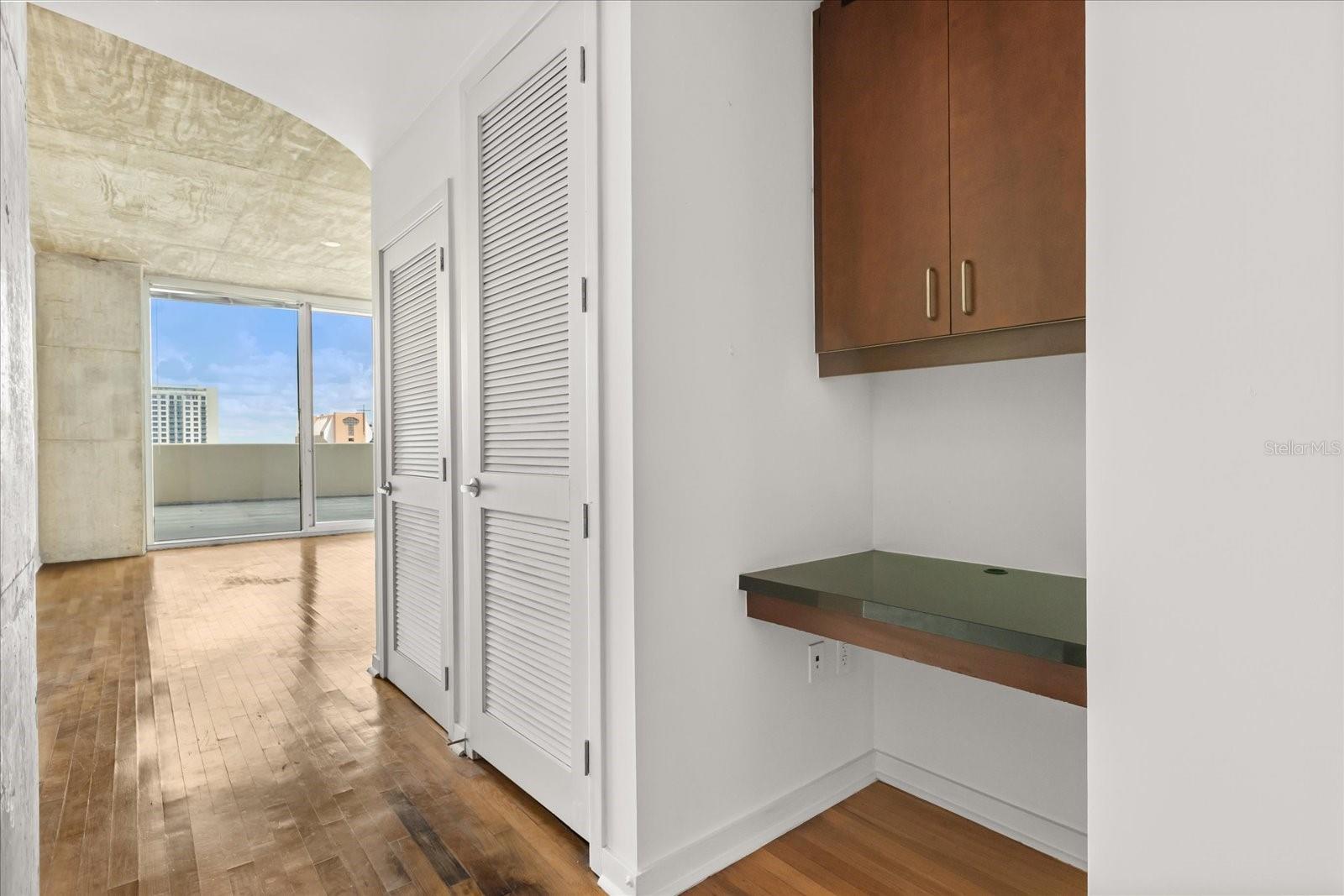 Image 4 of 28 For 155 Court Avenue 1011