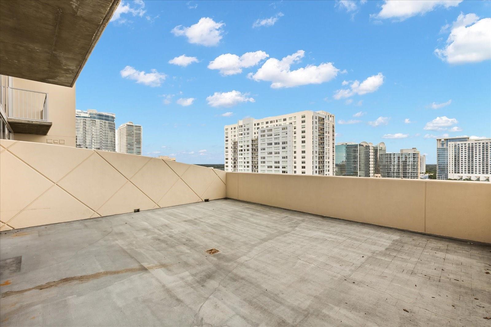 Image 5 of 28 For 155 Court Avenue 1011