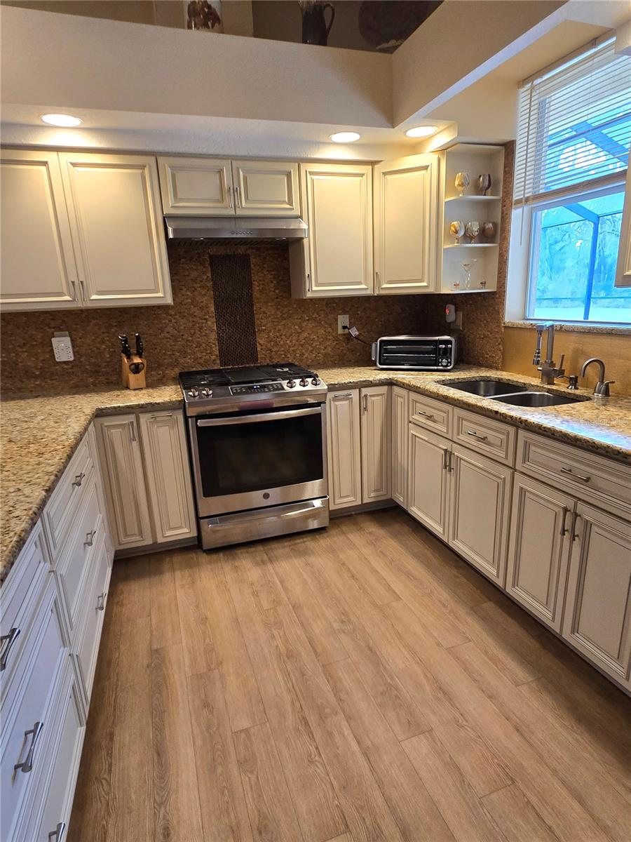 Image 14 of 35 For 25344 Croom Road