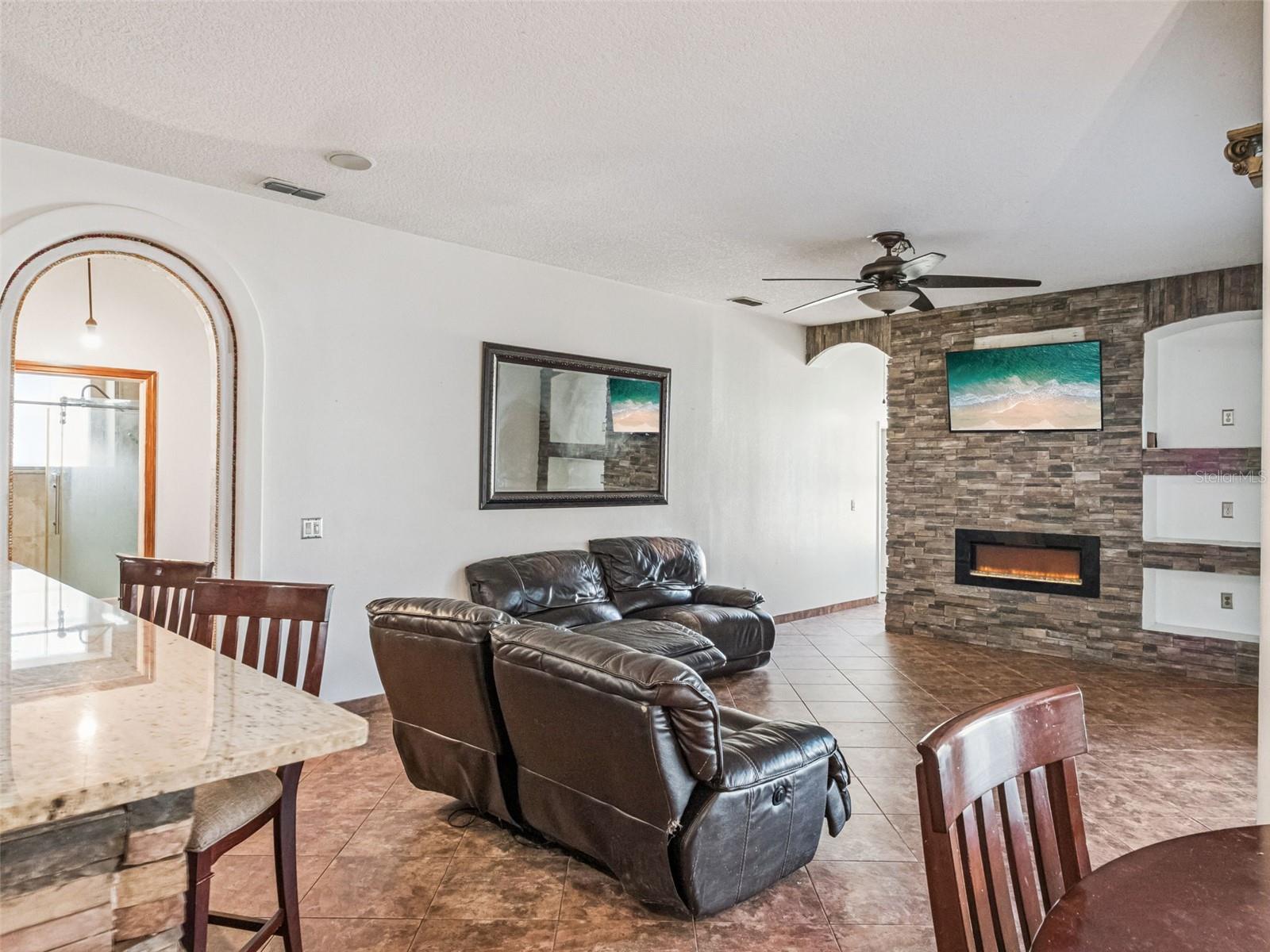 Image 10 of 47 For 9101 Lake Coventry Ct