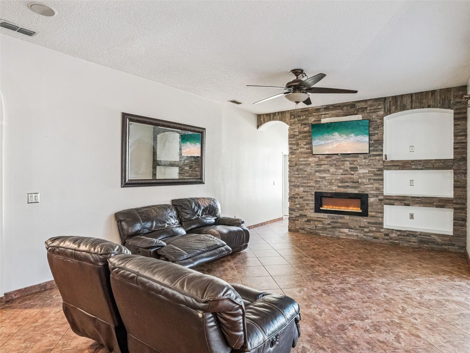 Image 12 of 47 For 9101 Lake Coventry Ct