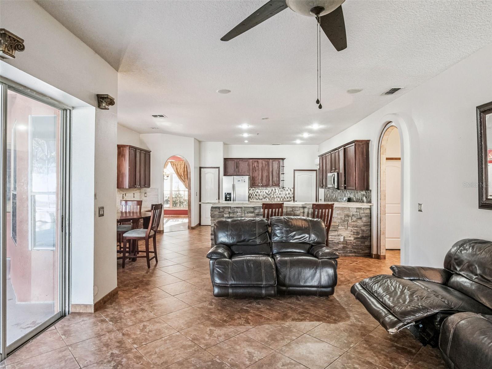 Image 15 of 47 For 9101 Lake Coventry Ct