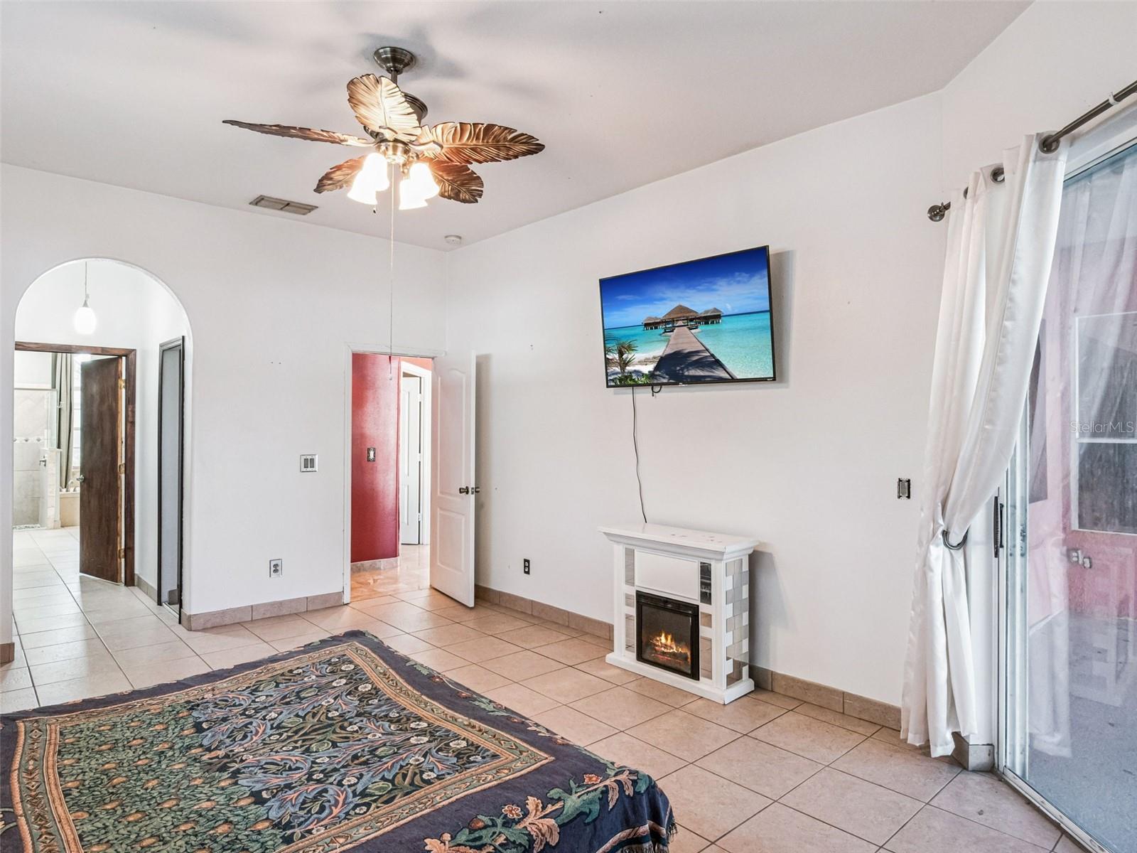 Image 18 of 47 For 9101 Lake Coventry Ct