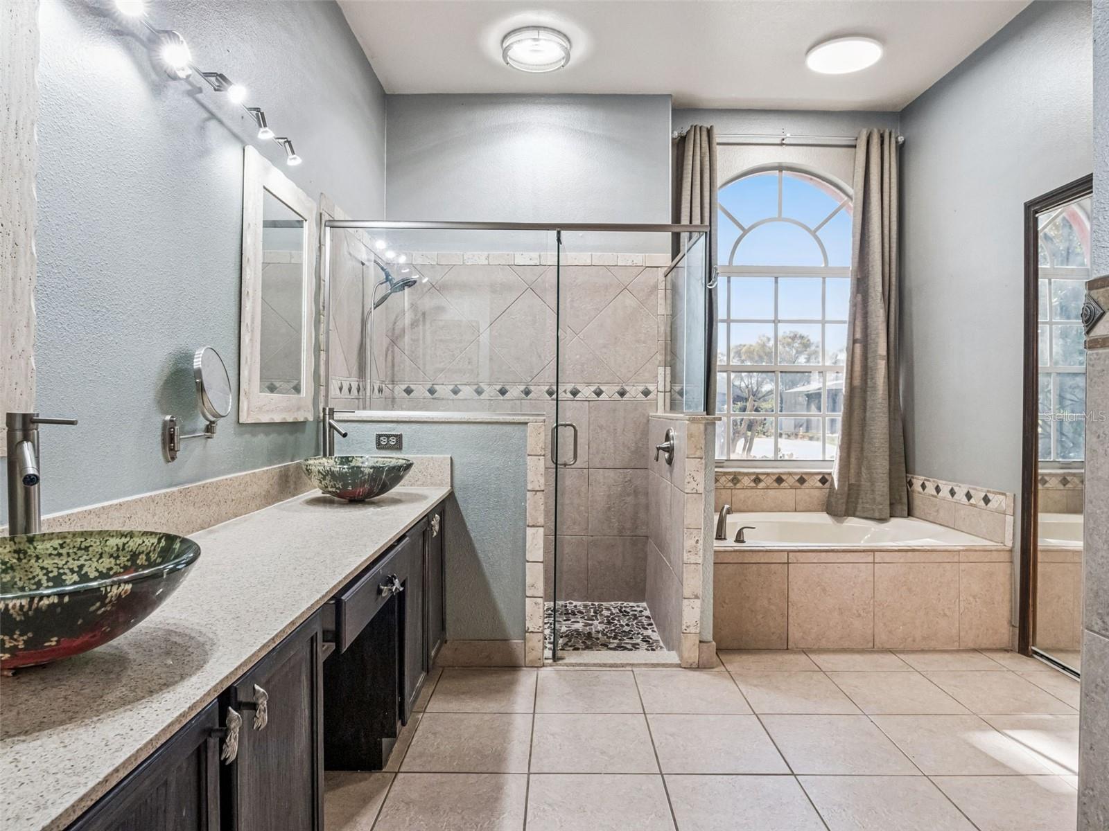 Image 21 of 47 For 9101 Lake Coventry Ct