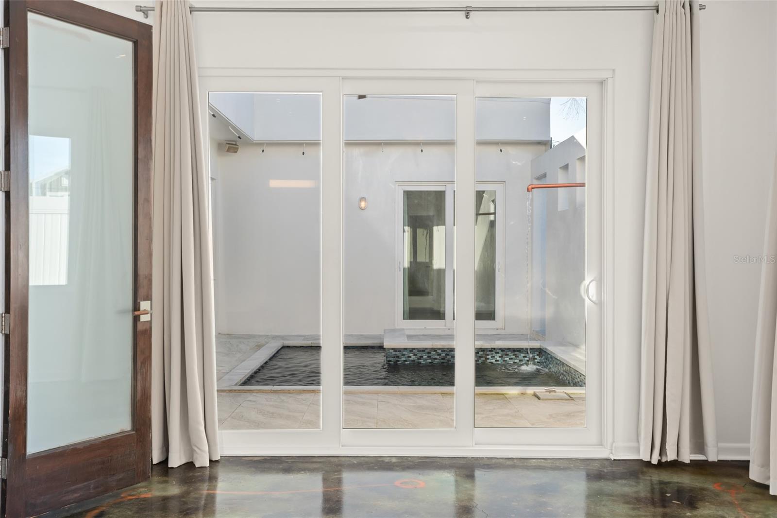 Image 28 of 57 For 2411 Center Avenue