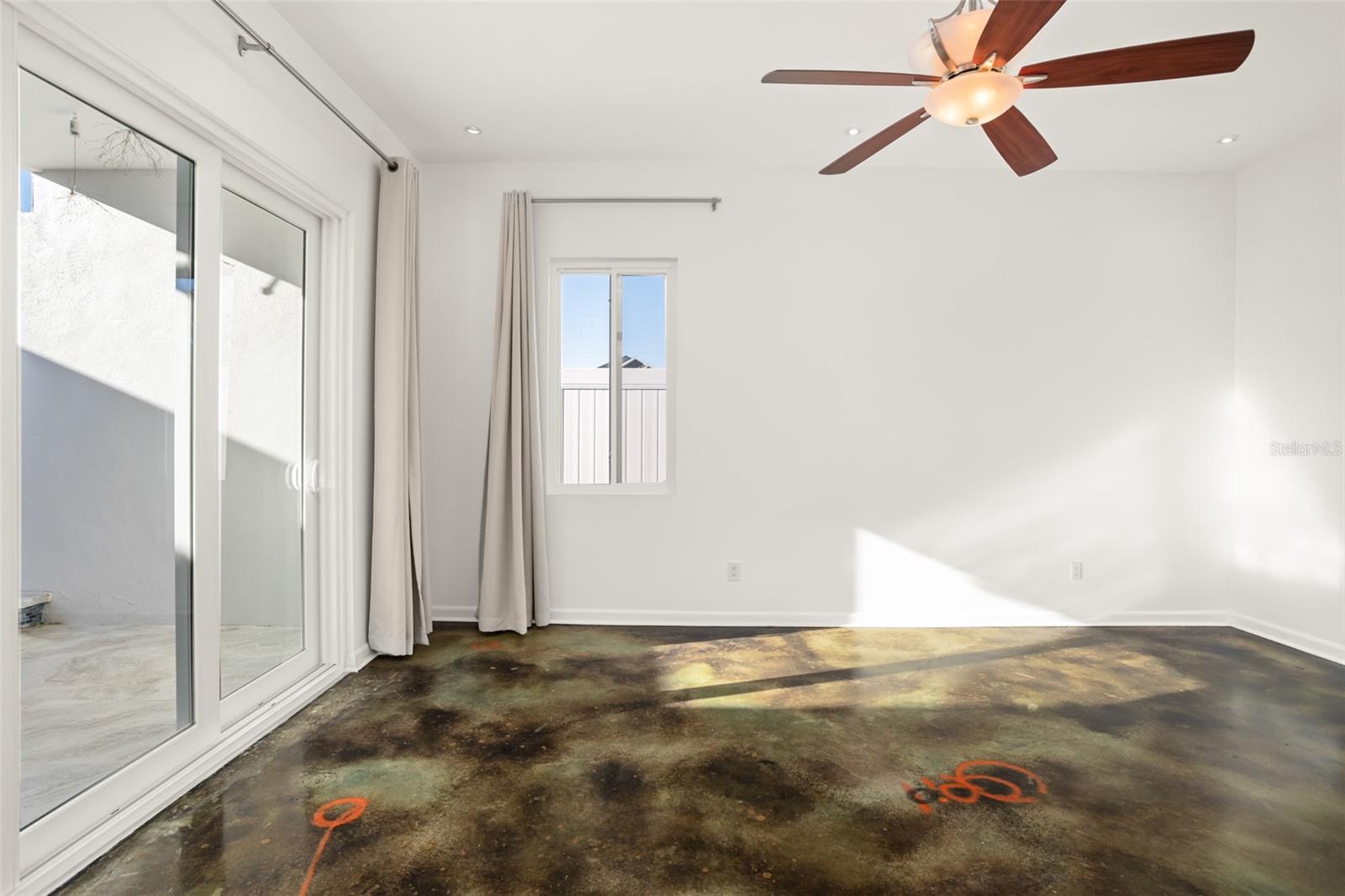 Image 30 of 57 For 2411 Center Avenue