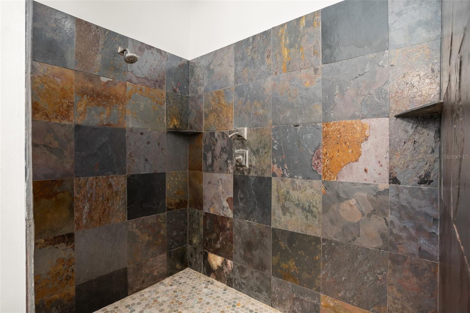 Image 33 of 57 For 2411 Center Avenue