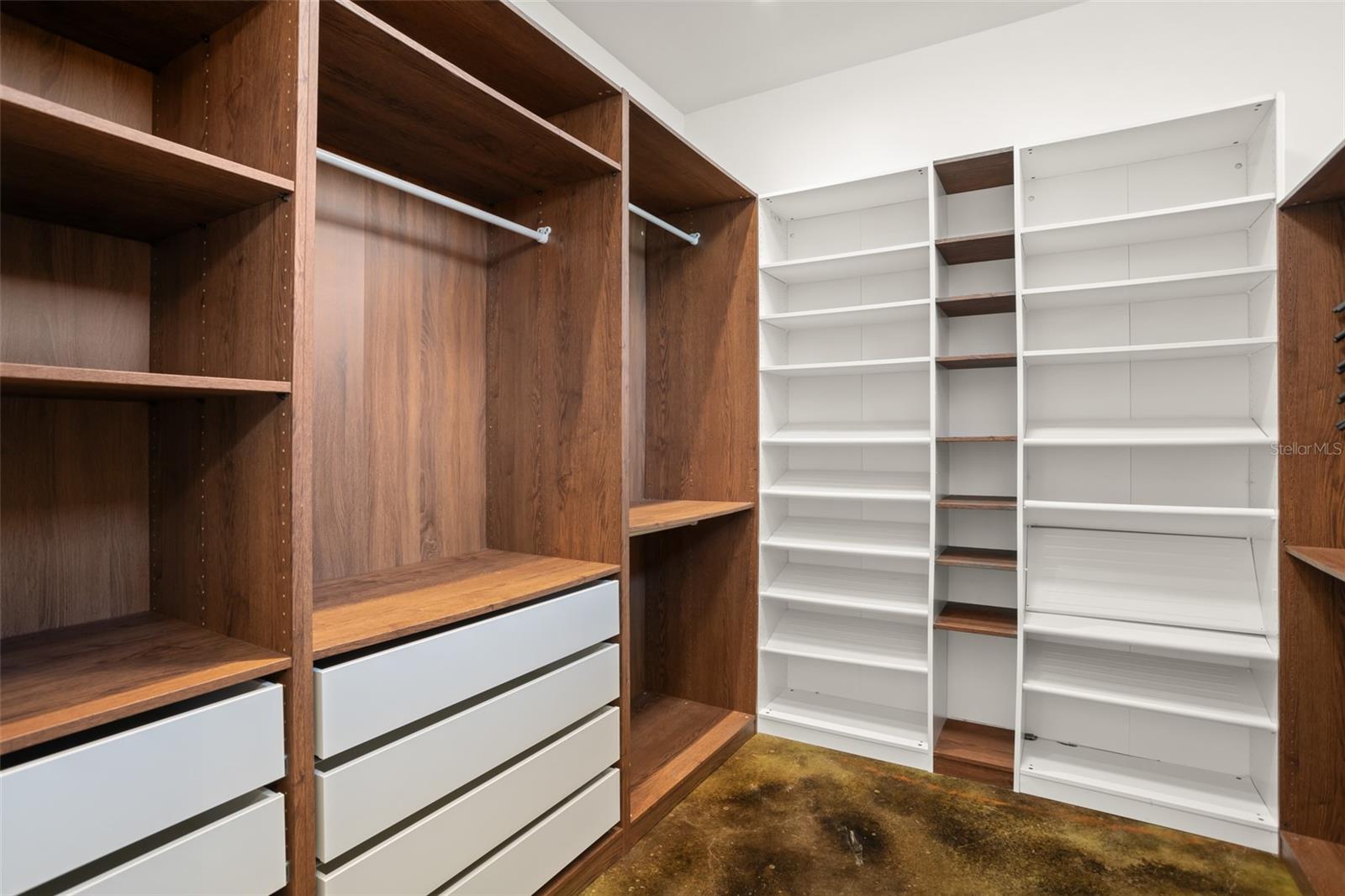 Image 35 of 57 For 2411 Center Avenue