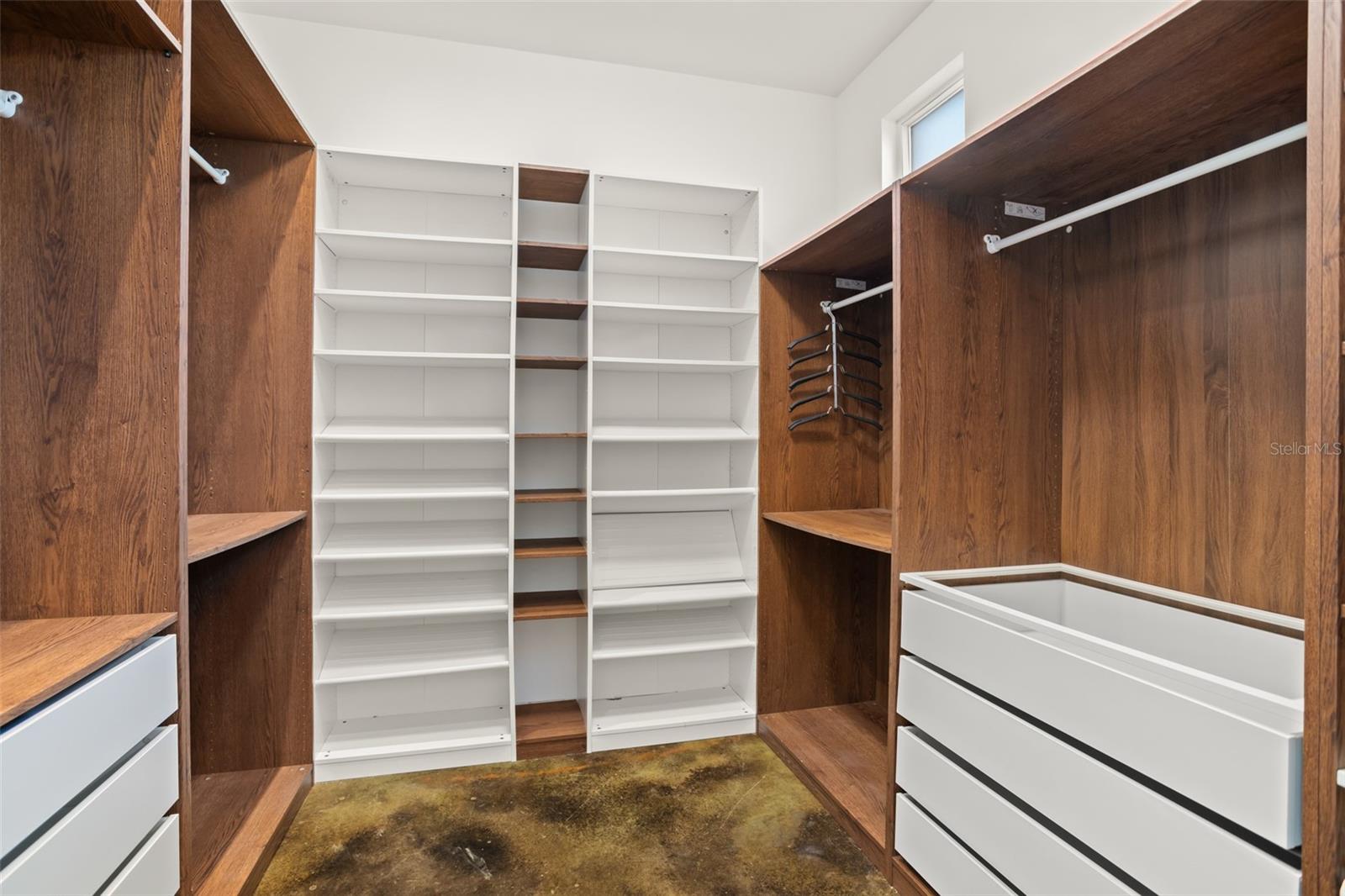 Image 36 of 57 For 2411 Center Avenue