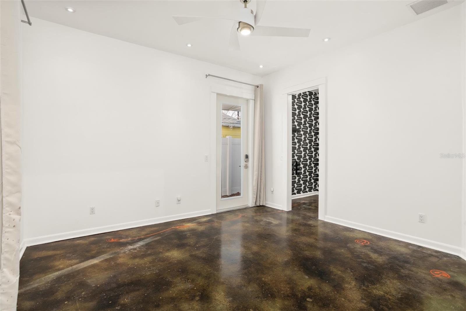 Image 37 of 57 For 2411 Center Avenue