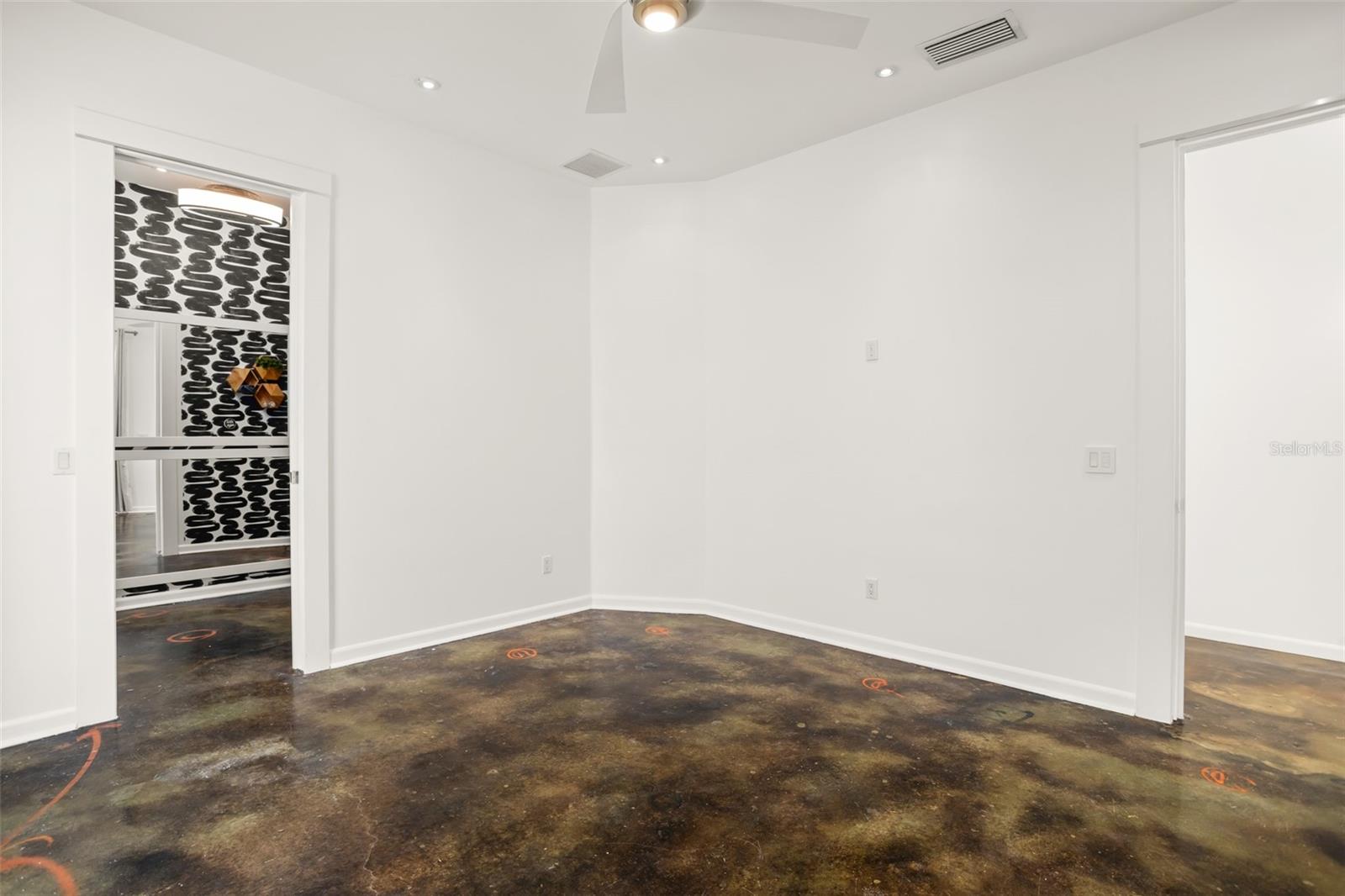 Image 38 of 57 For 2411 Center Avenue