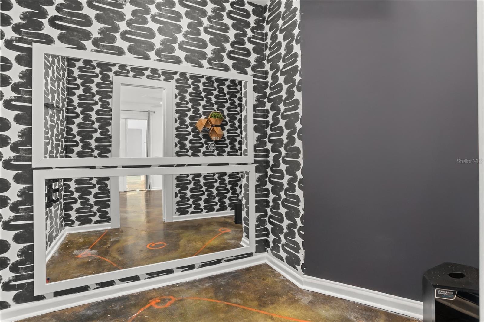 Image 39 of 57 For 2411 Center Avenue