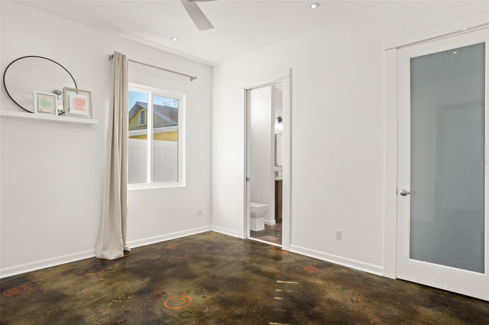 Image 42 of 57 For 2411 Center Avenue